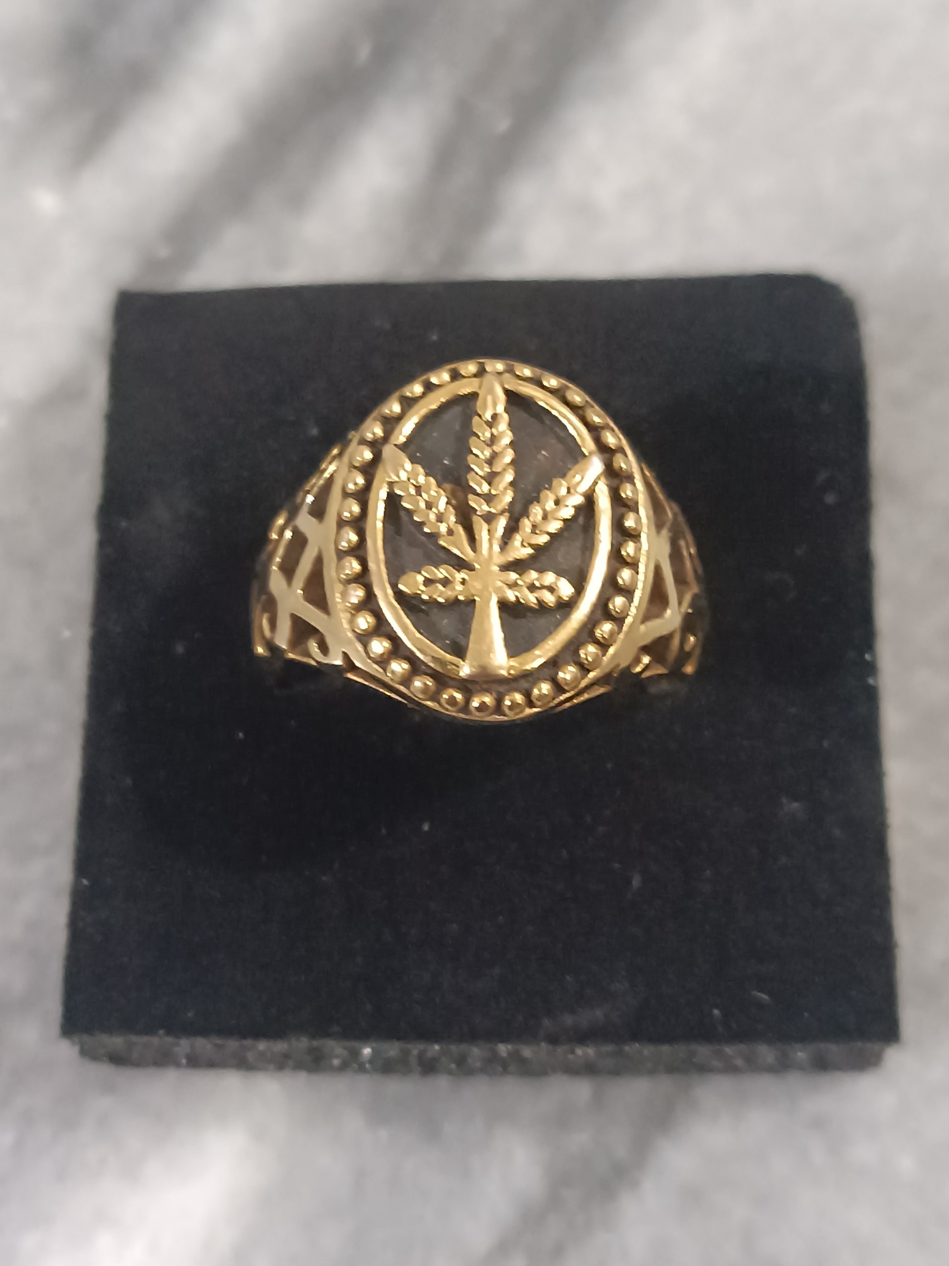 انگشتر استیل طلایی