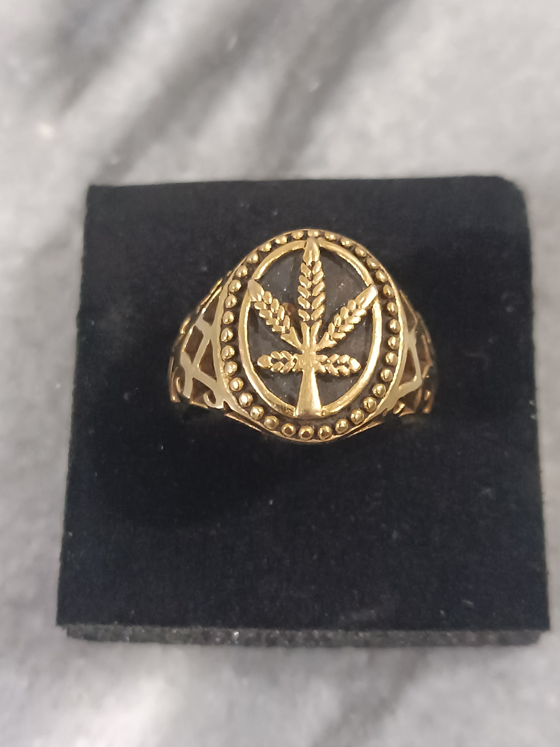 انگشتر استیل طلایی