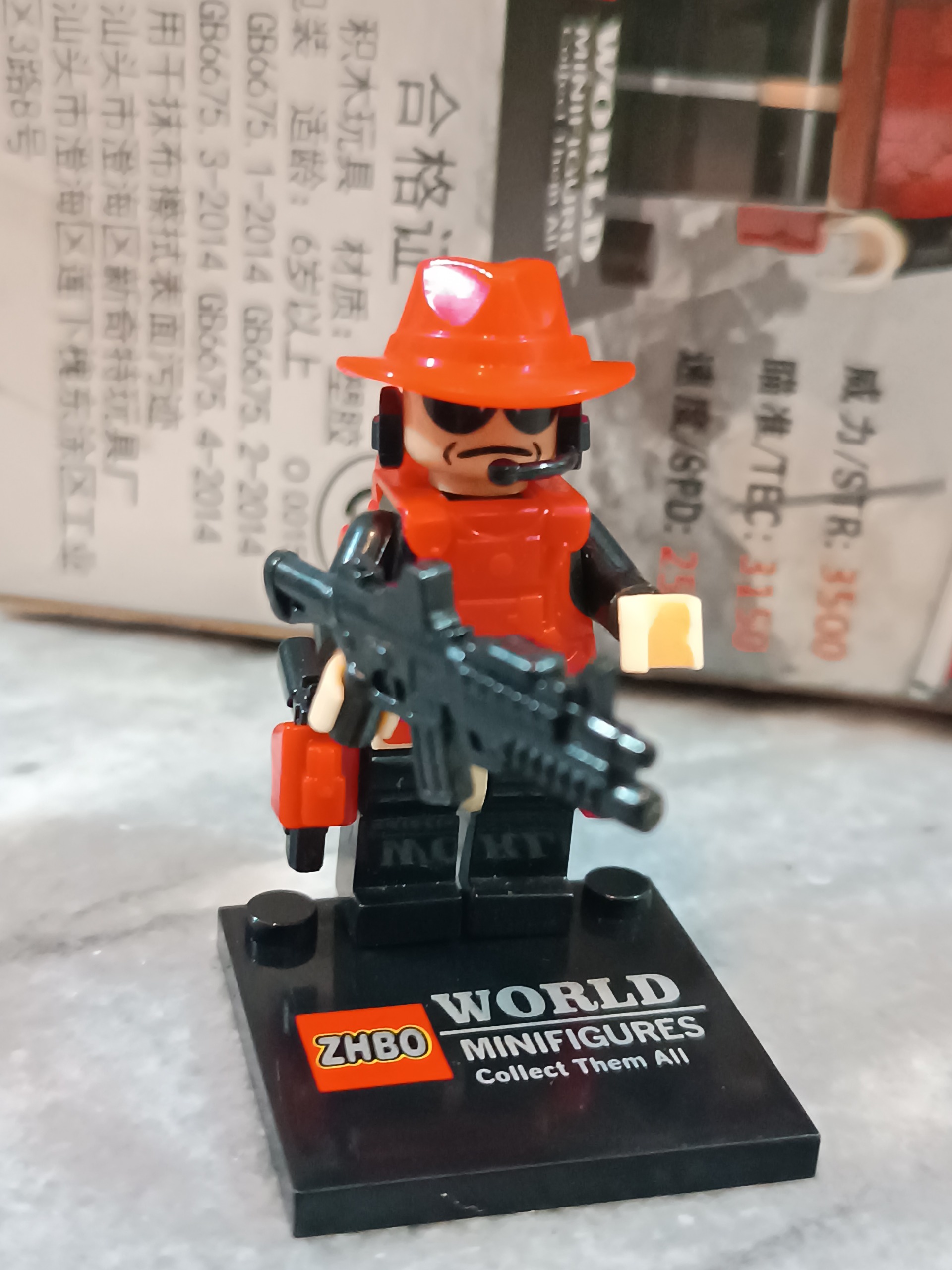 ساختنی لگو طرح RED MAN