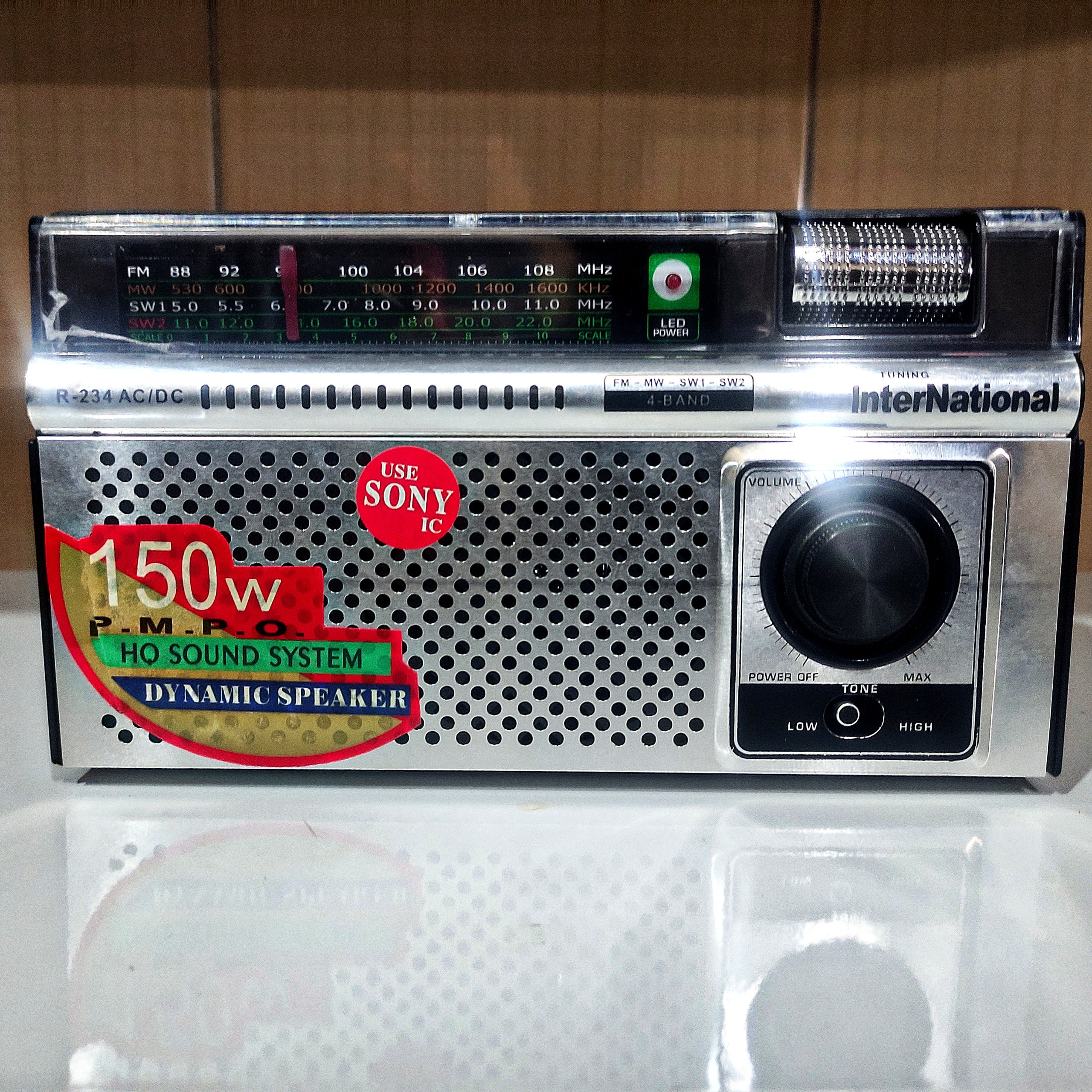 رادیو اینترنشنال 4 Band FM-MW-SW1-SW2