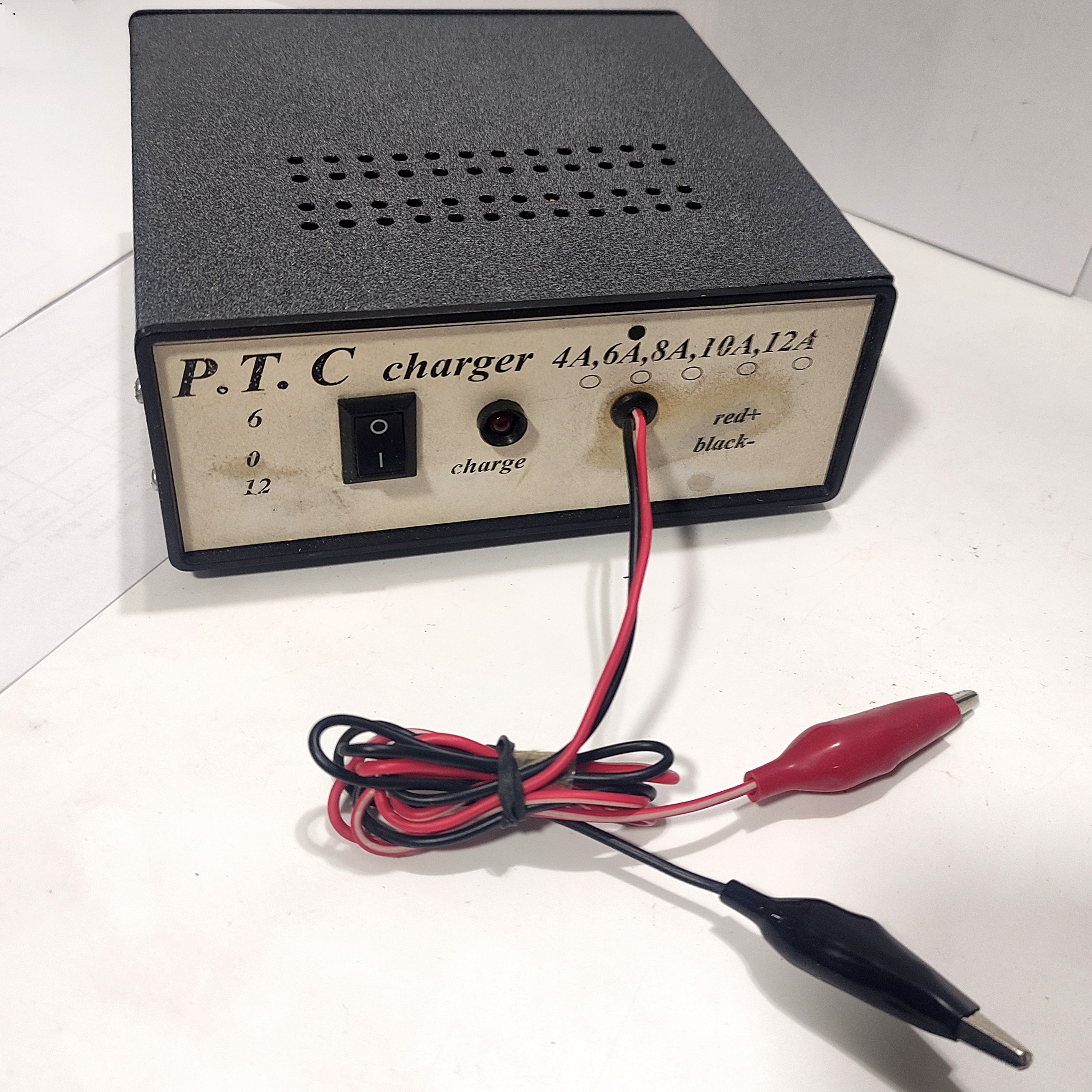 منبع تغذیه 4 آمپر 6 و 12 ولت