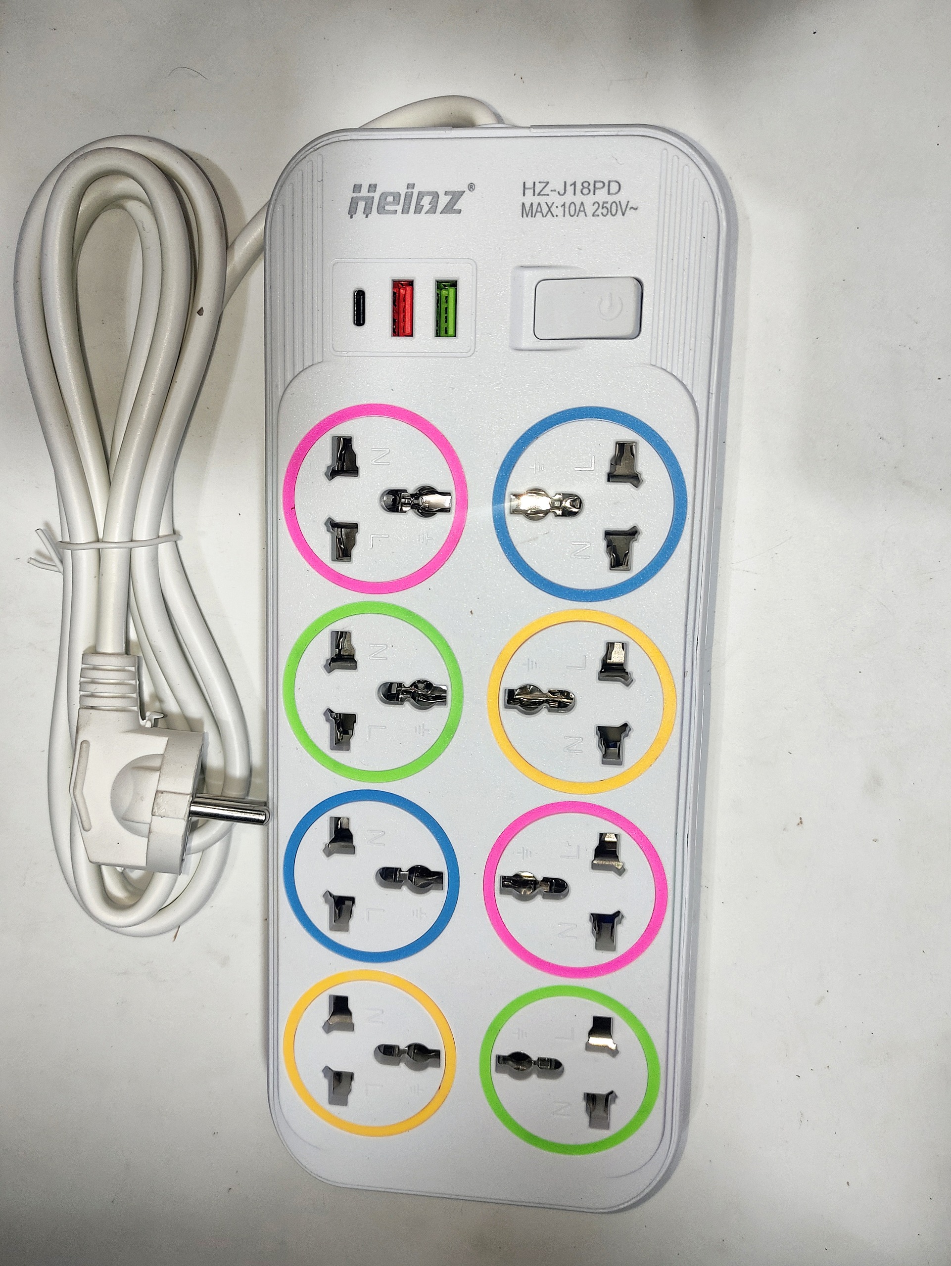 هشت راهی برق یونیورسال و پورت USB