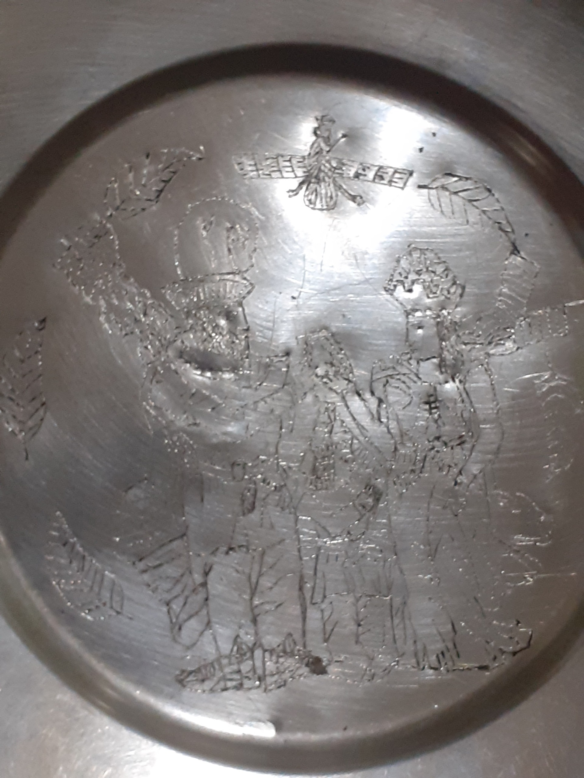 دیوارکوب نقش کورش جنس بشقاب ورشو