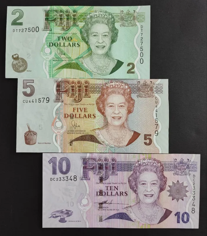 ست بانکی 2 تا 10 دلار فیجی 2007-2012 ملکه