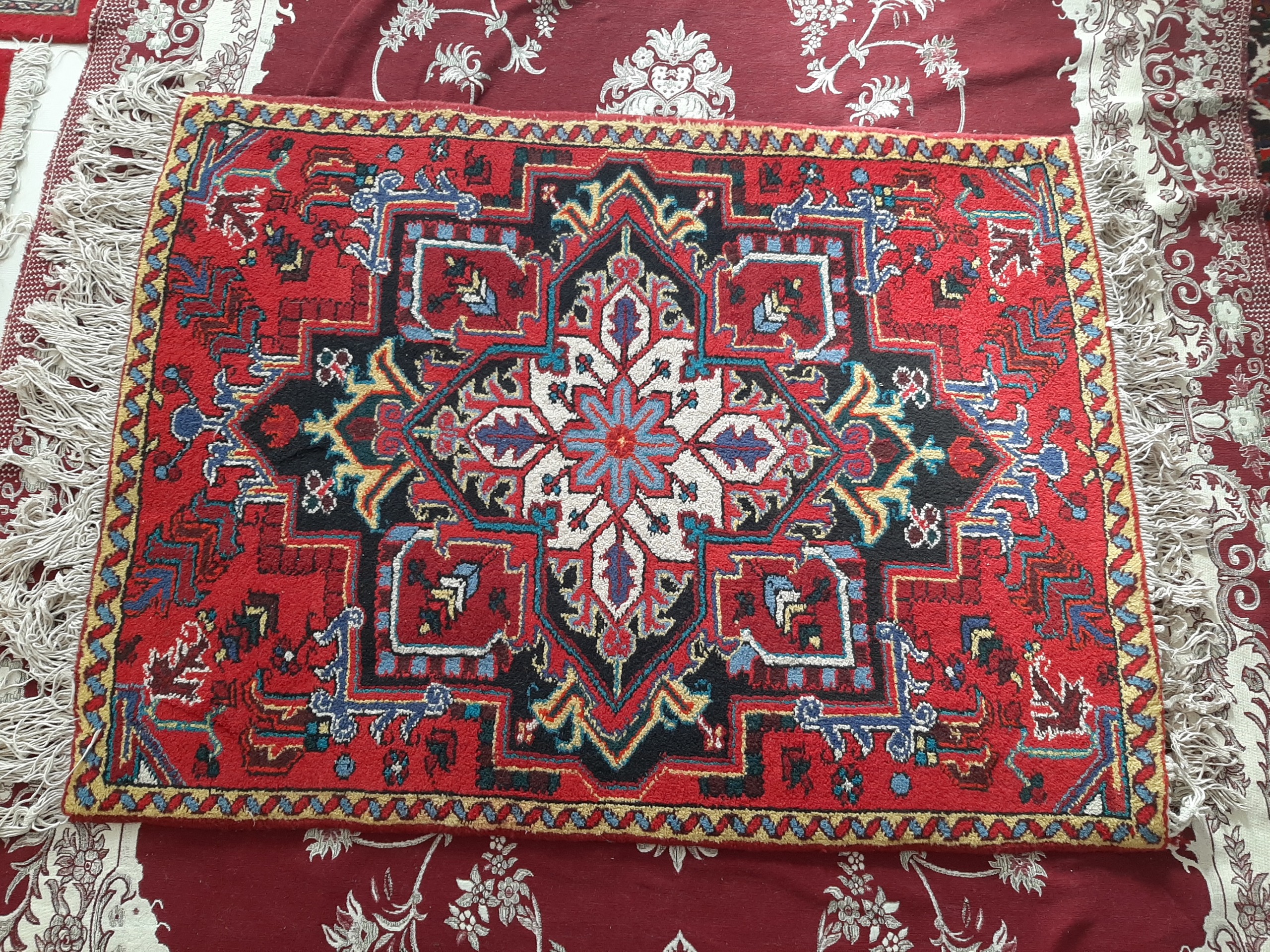 فرش یا قالیچه اندازه 108 در 138 سانتی متر