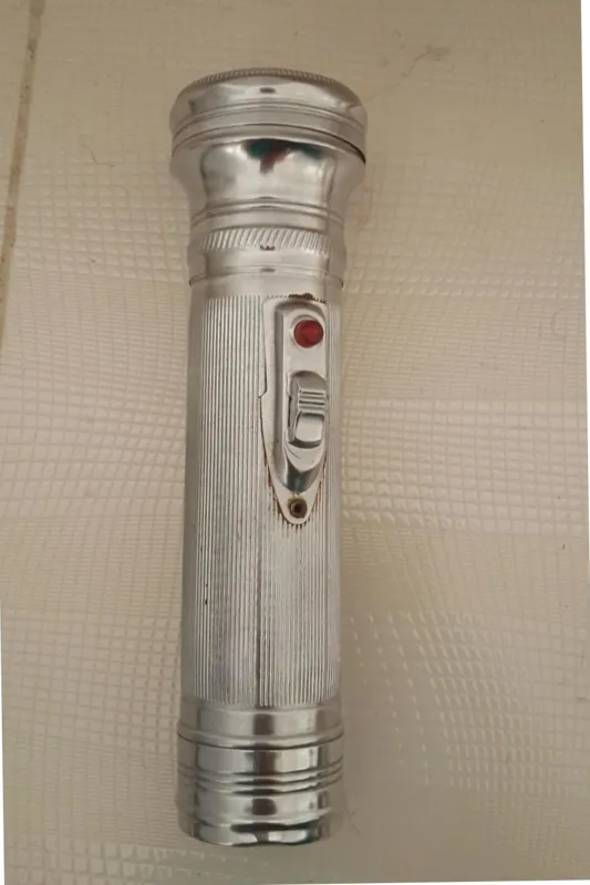 چراغ قوه دستی
