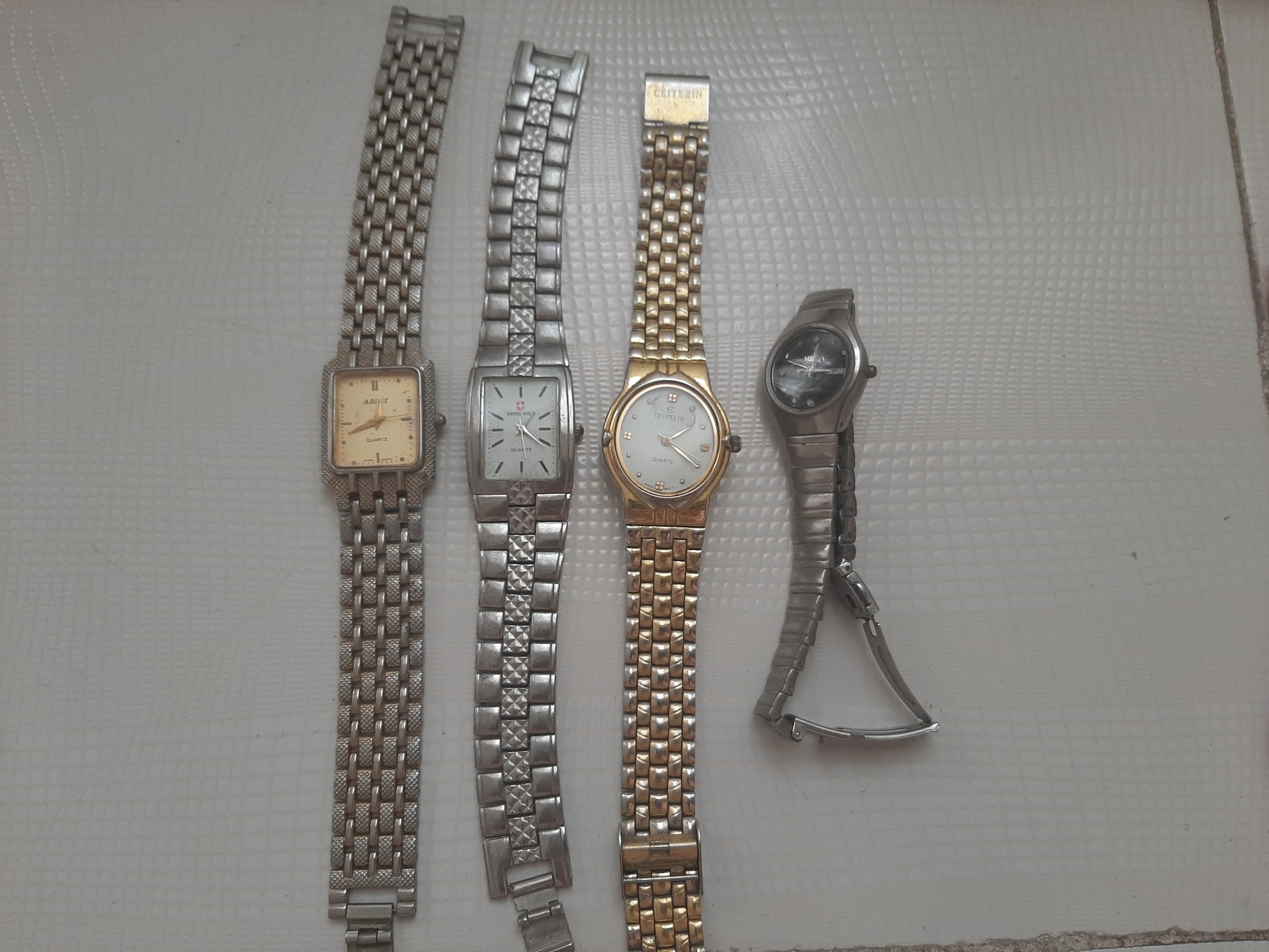 چند تا ساعت مچی اوراقی