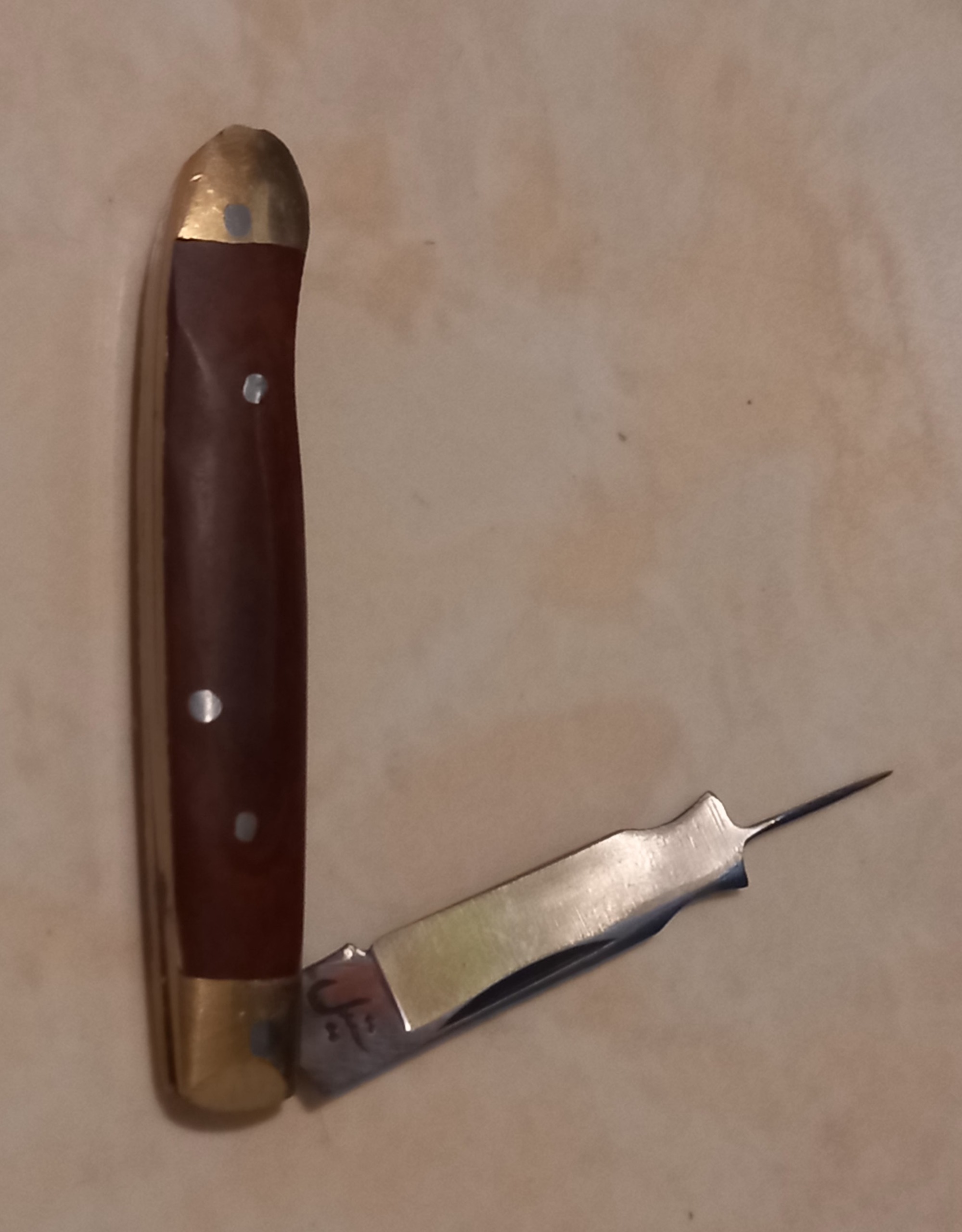 چاقو وسوزن کاربردی دوکاره