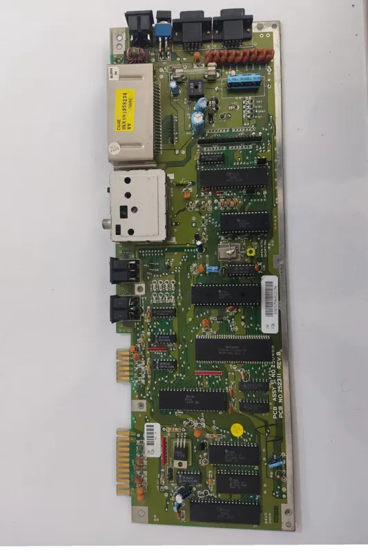 مادربرد کمودور تمیز