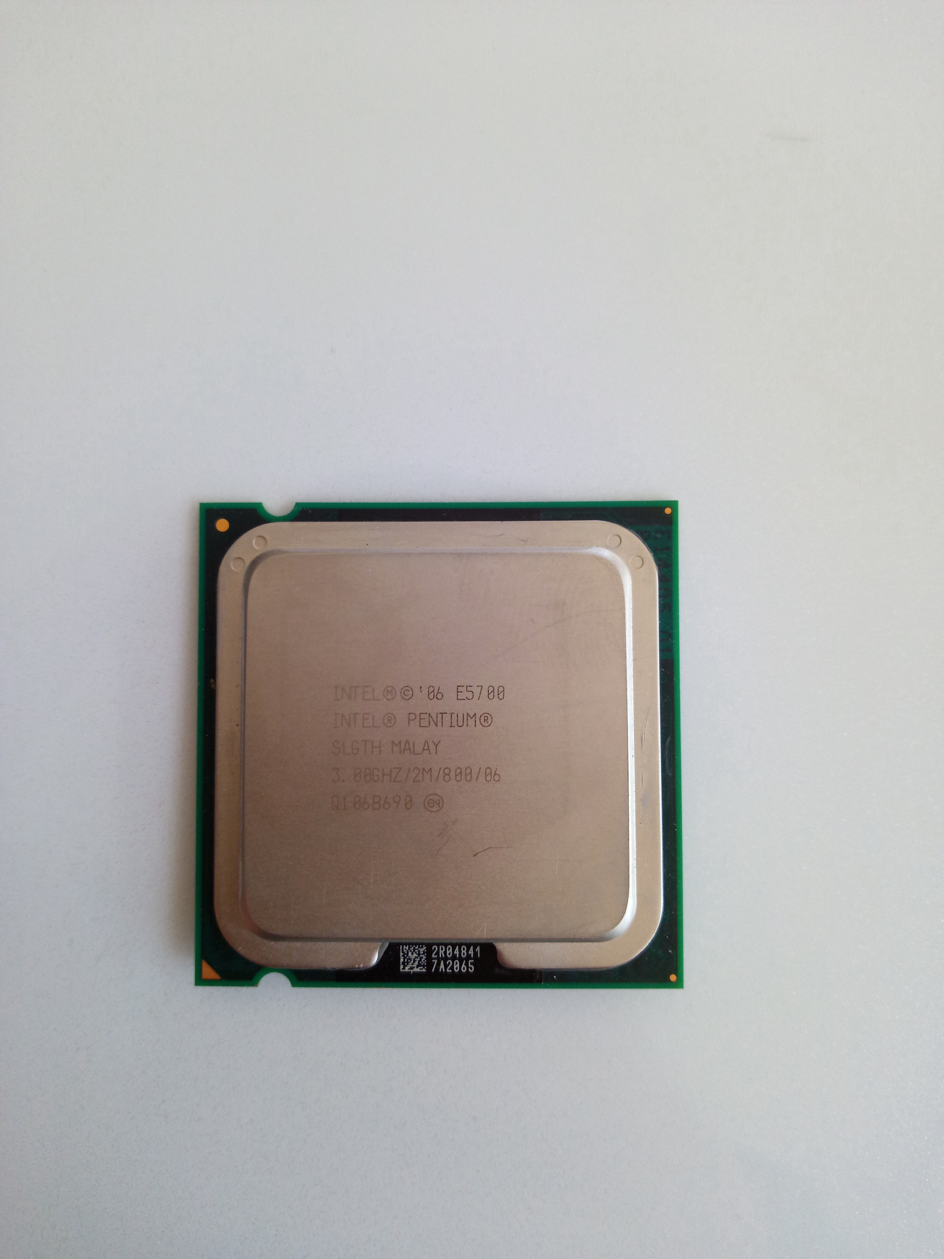Pentium  Dual E5700