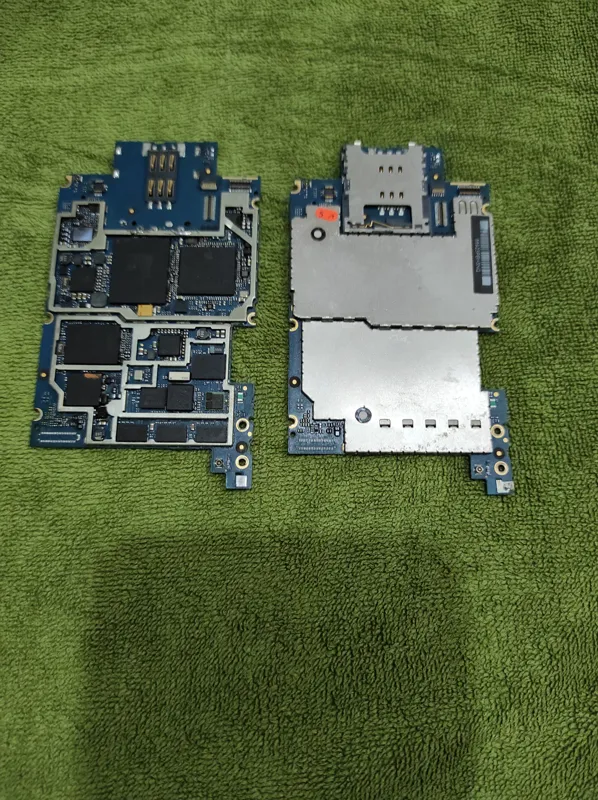 دو عدد برد ایفون 3G