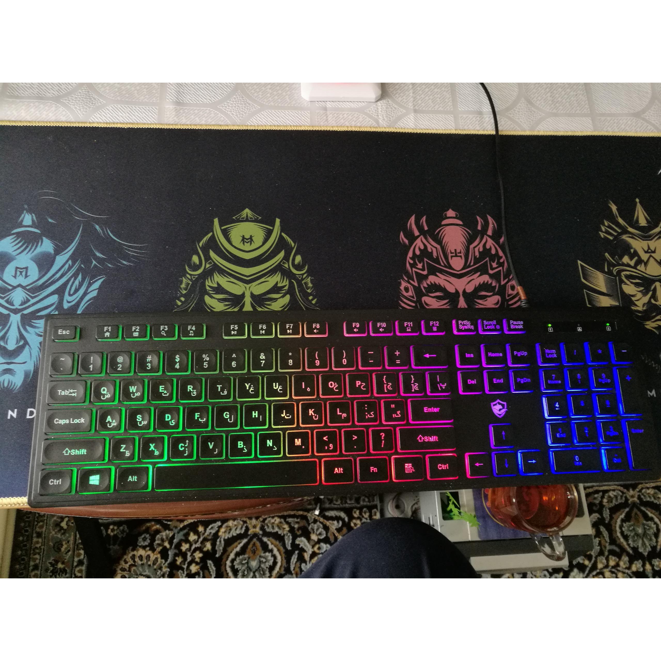 کیبورد باکیفیت و زیبا