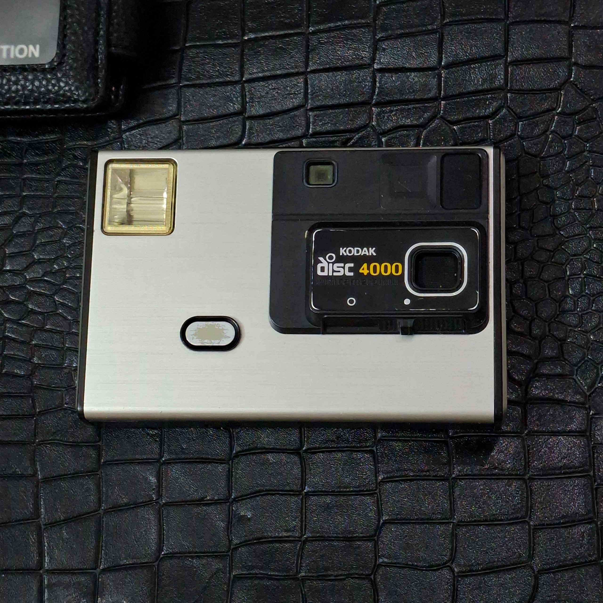 دوربین فیلمبرداری قدیمی کداک 4000