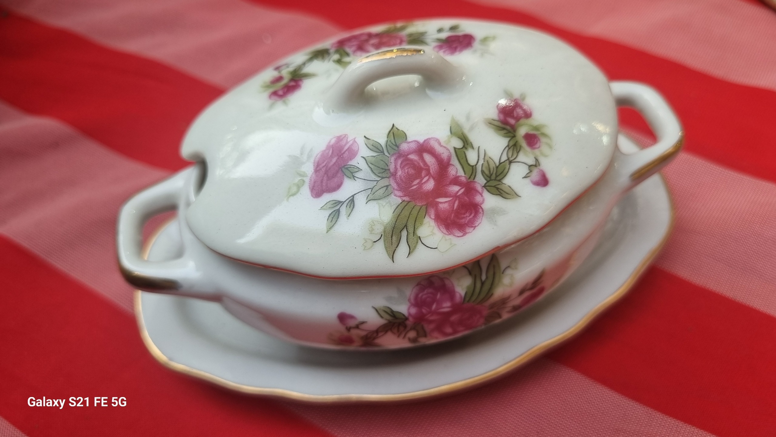 خاویار خوری گل سرخی