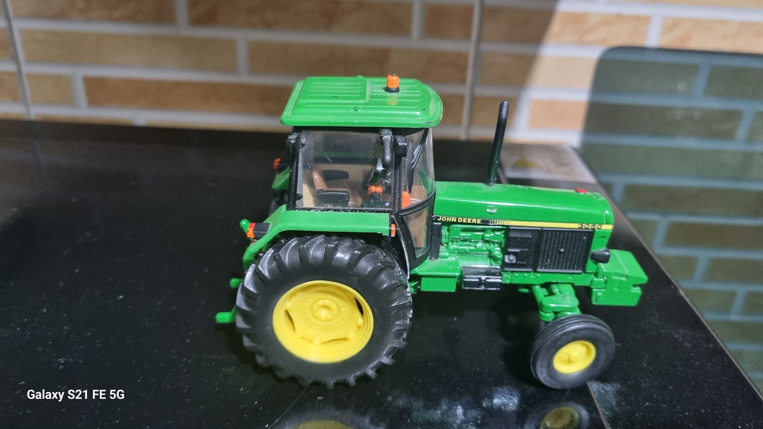 ماکت تراکتور John deere