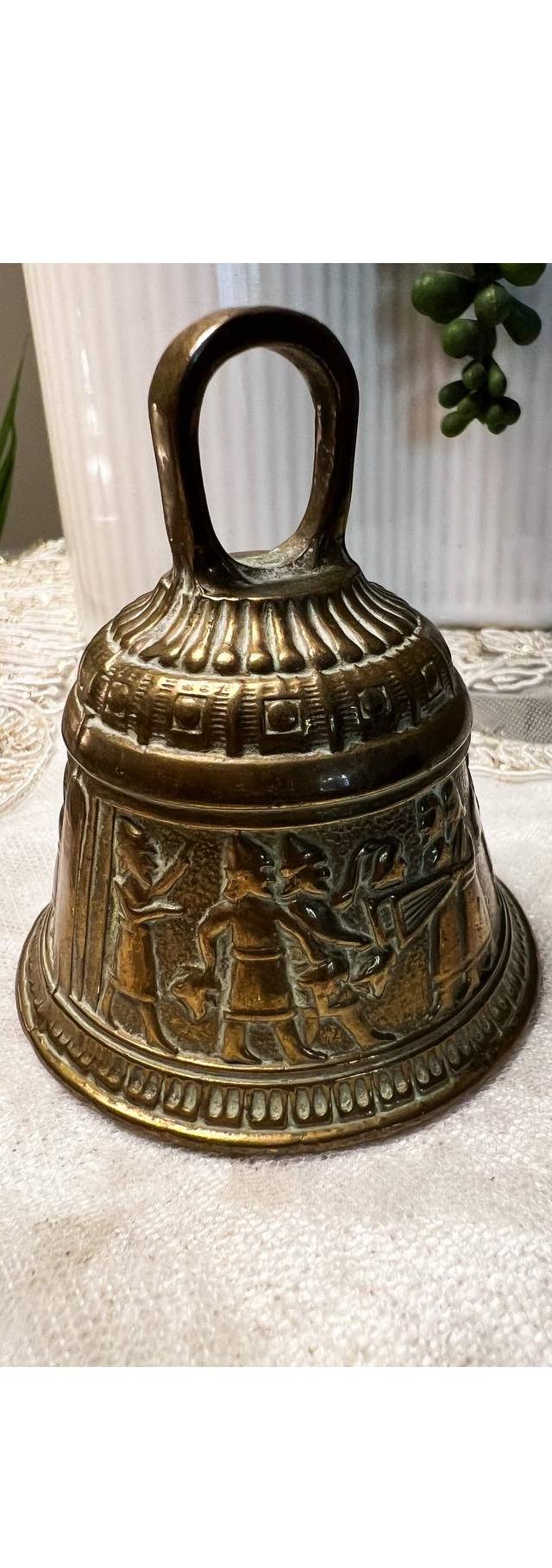 زنگوله برنزی انگلیسی