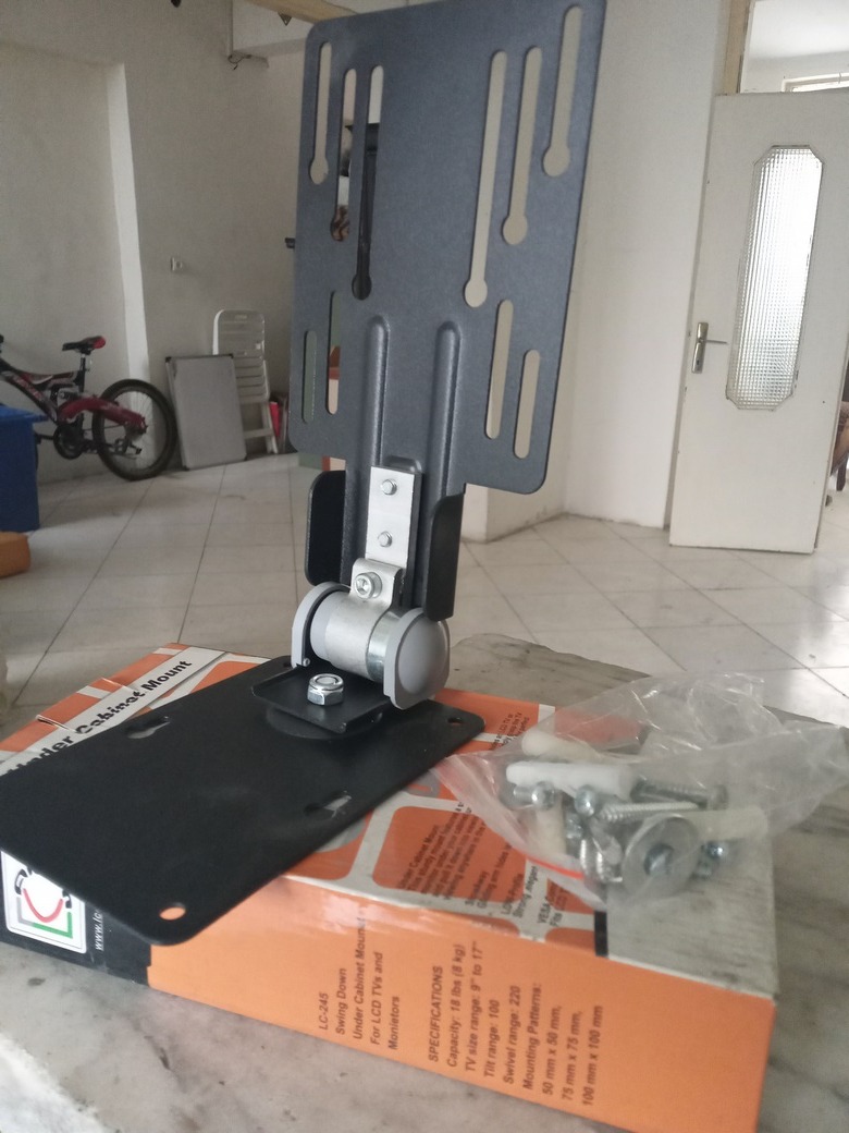 پایه براکت مانیتور و تلویزیون قابل تنظیم 220 درجه