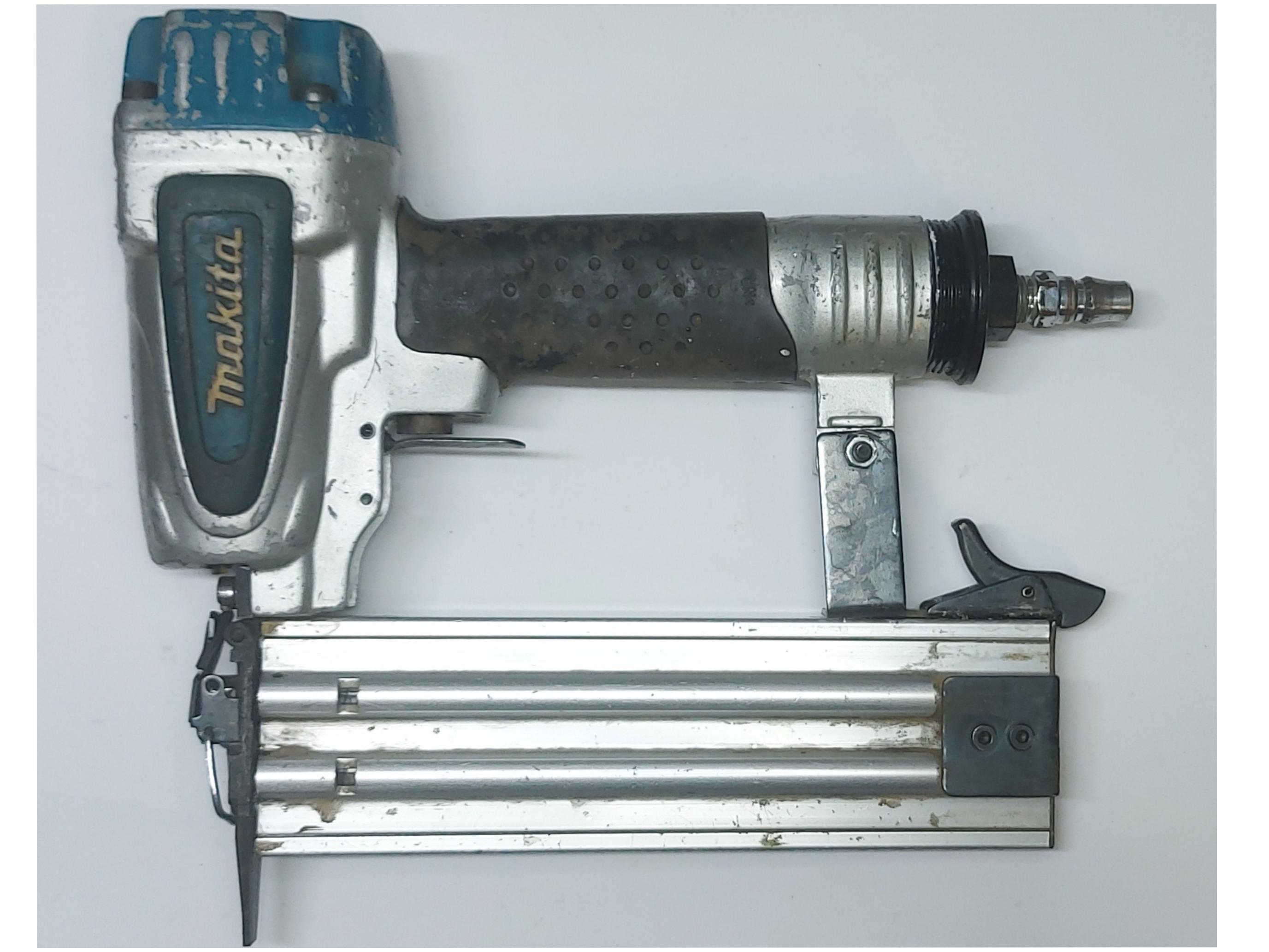 میخکوب ماکیتا مدل AF505