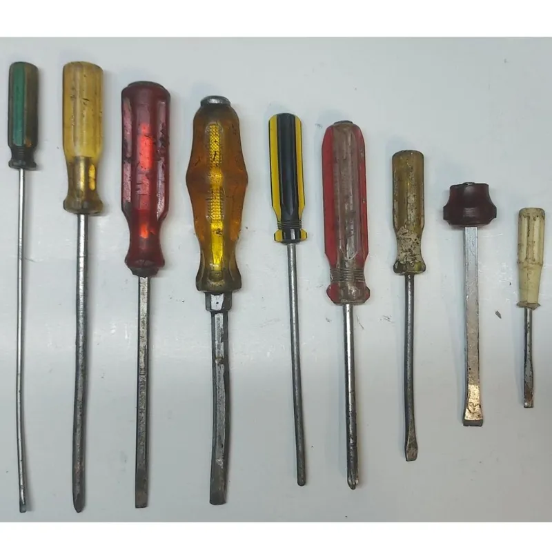 مجموعه پیچگوشتی و کمان اره آهن بر قدیمی طرح سندویک