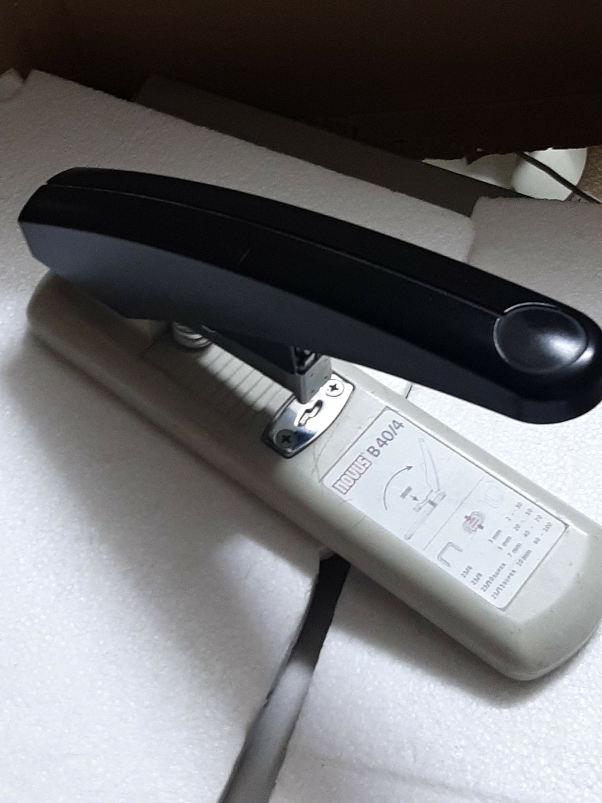 دستگاه منگنه ساده