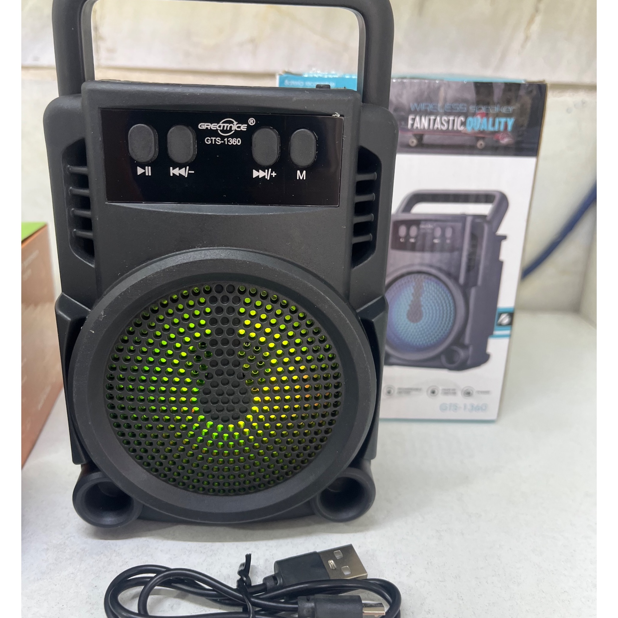 اسپیکر بلوتوثی با کیفیت فلش خور