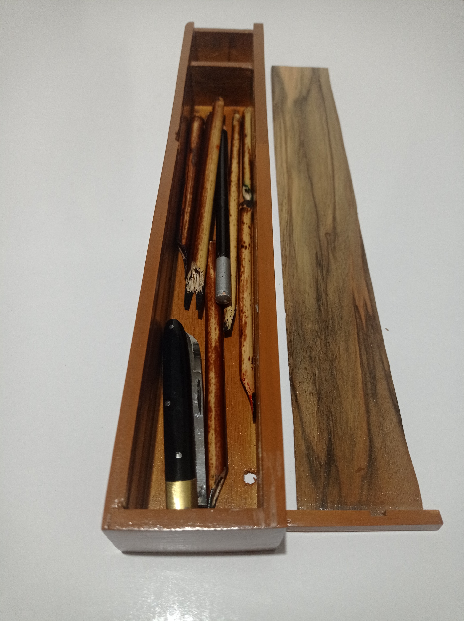 جاقلمی چوبی خوش رنگ