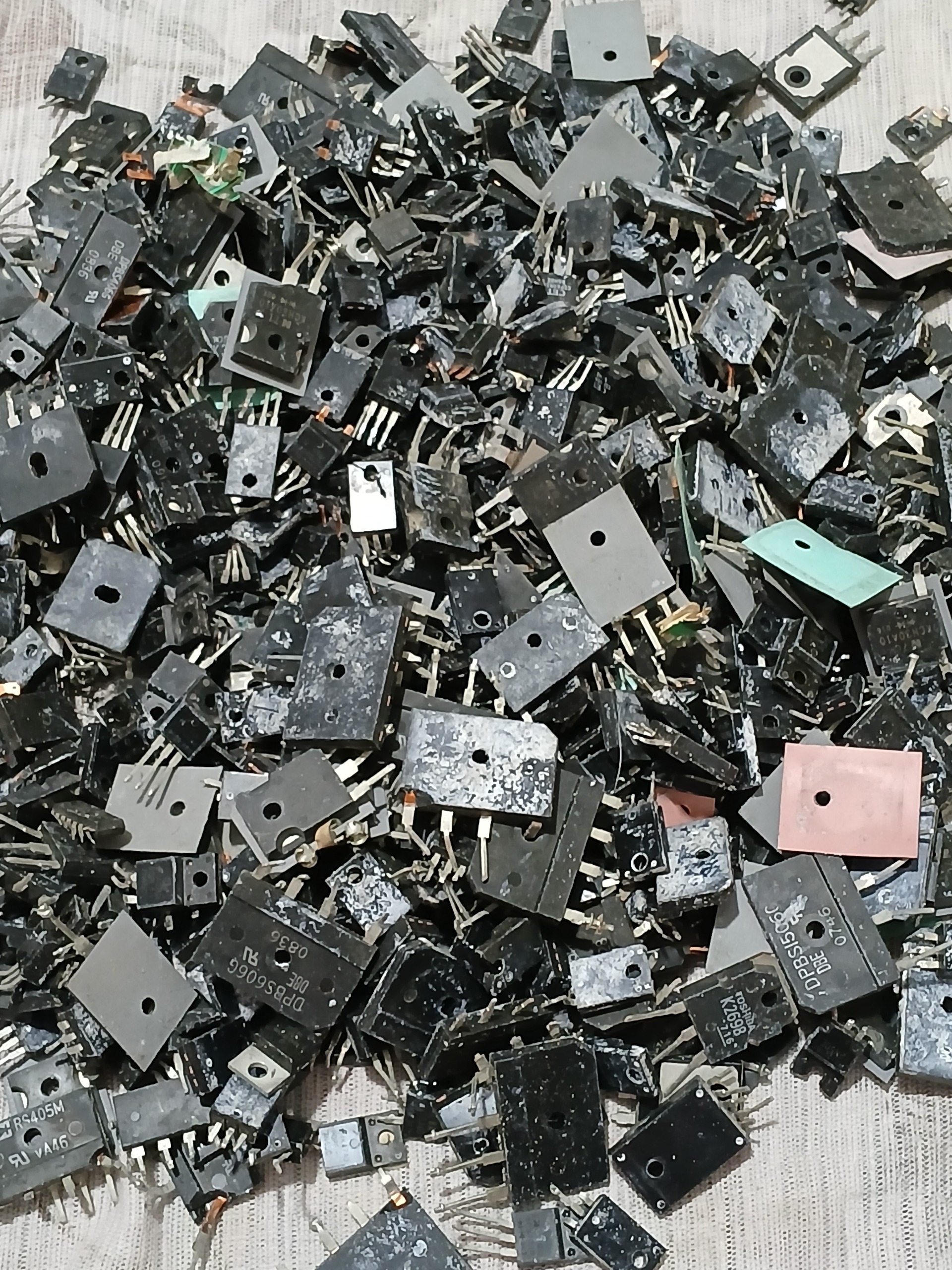 1ونیم کیلو ایسی وترانزیستور ضایعاتی