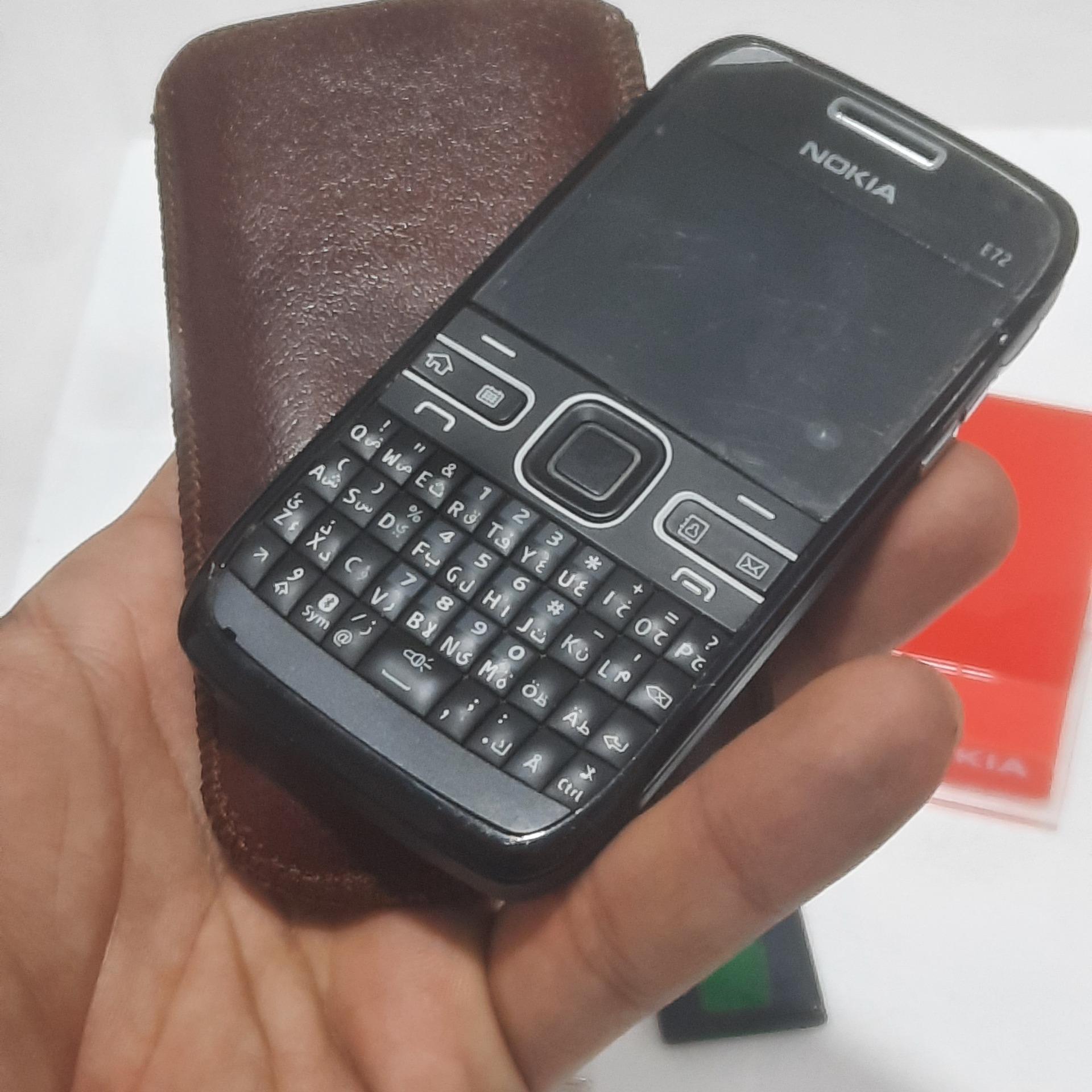 نوکیا معروف اصلی E72 درحد شیک ونایاب