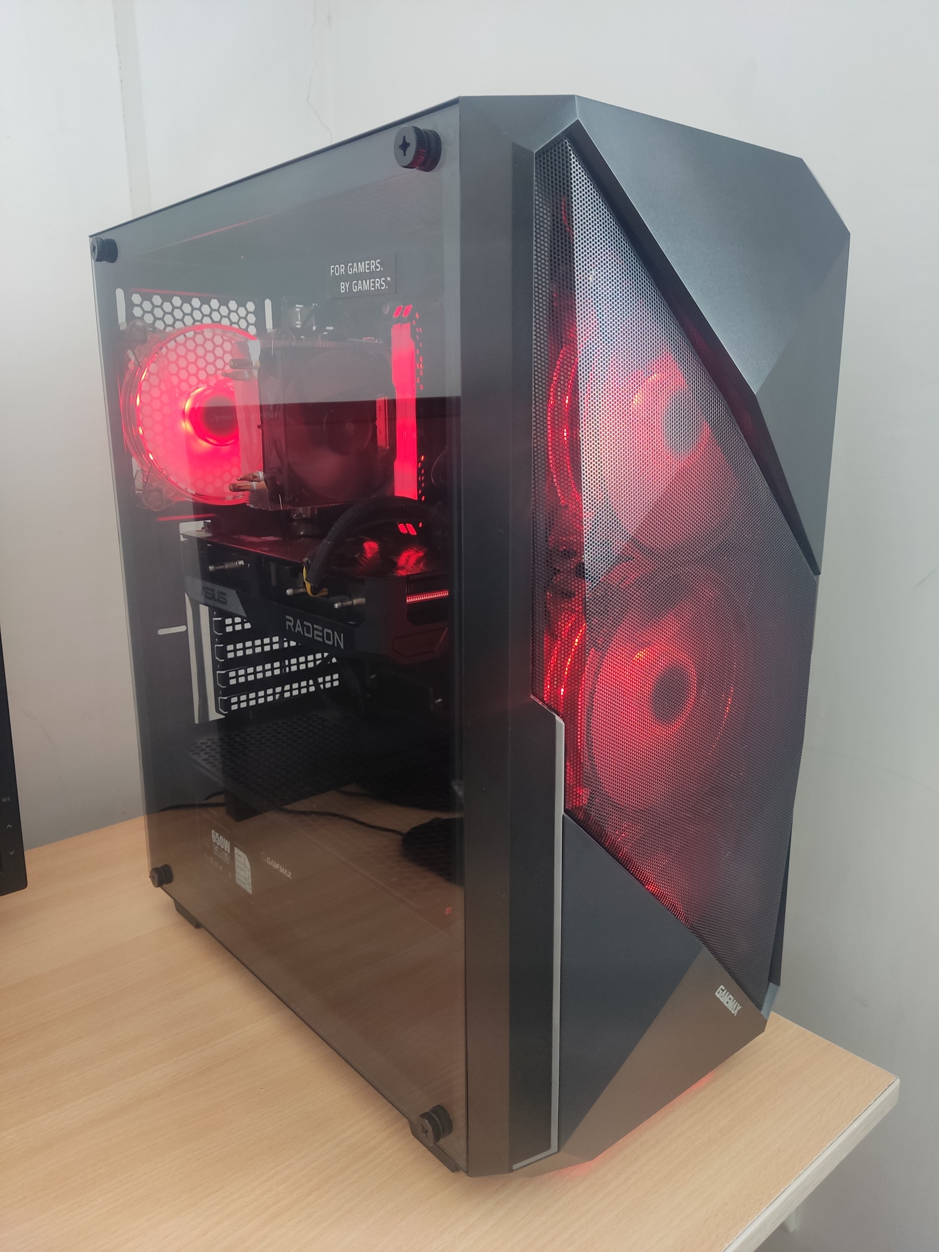 کیس گیمینگ نسل 13 با هدیه ویژه