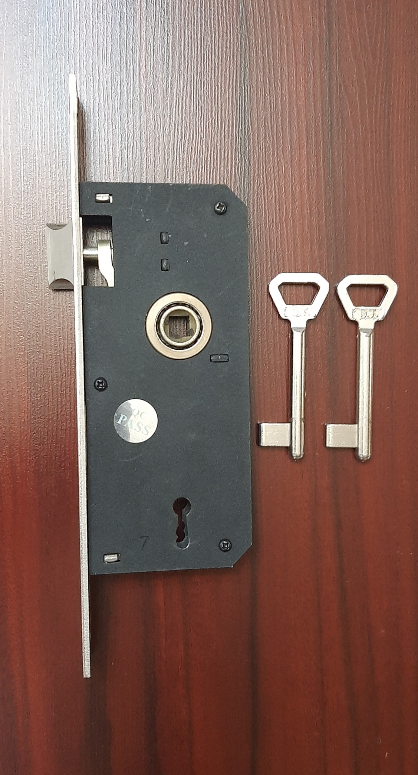 قفل درب چوبی