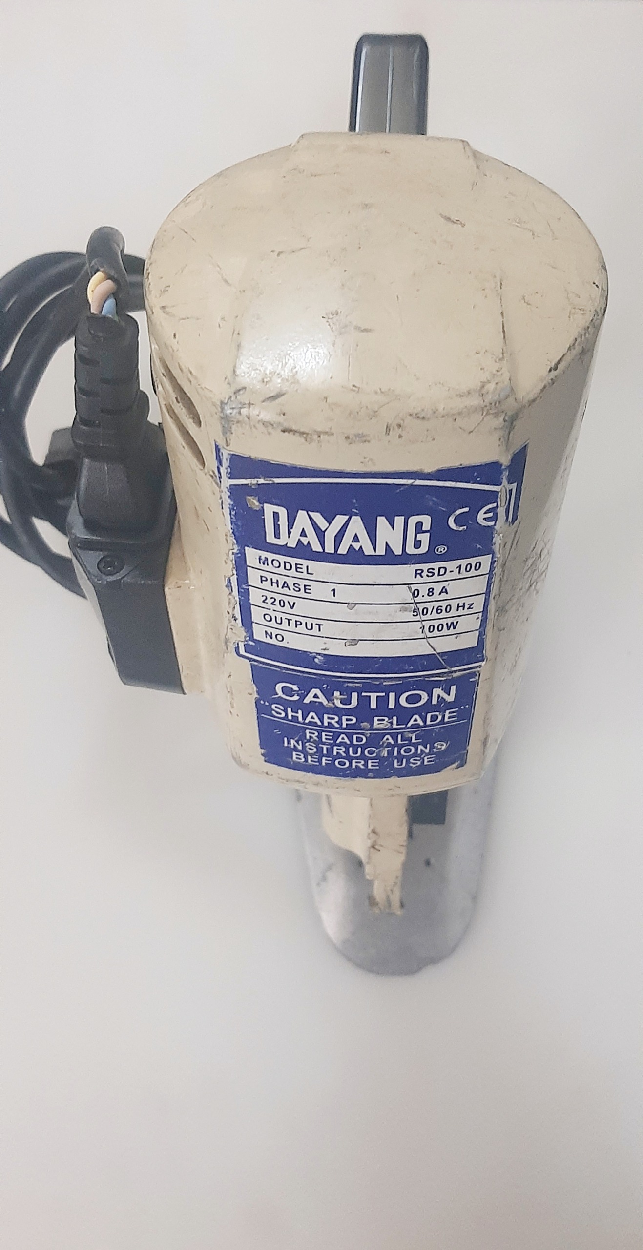 قیچی برقی دایانگ توضیحات دارد