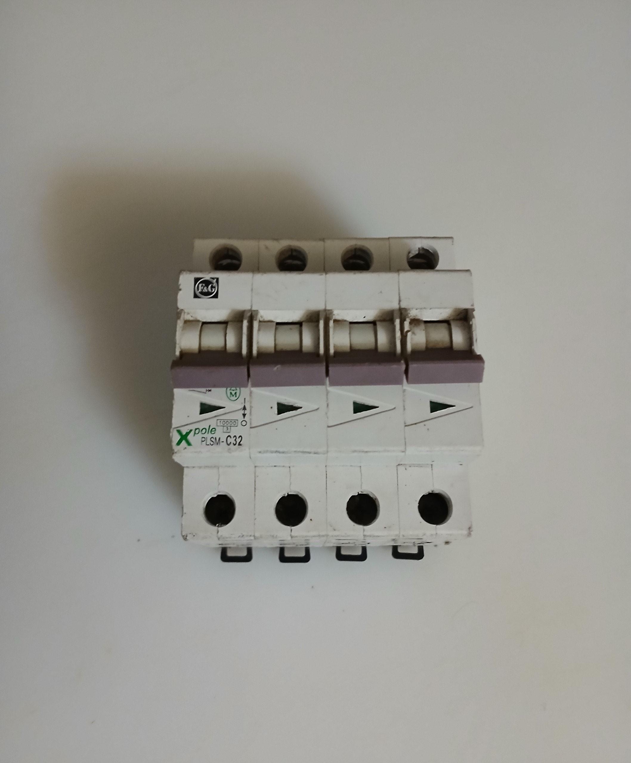 کلید مینیاتوری32 آمپر