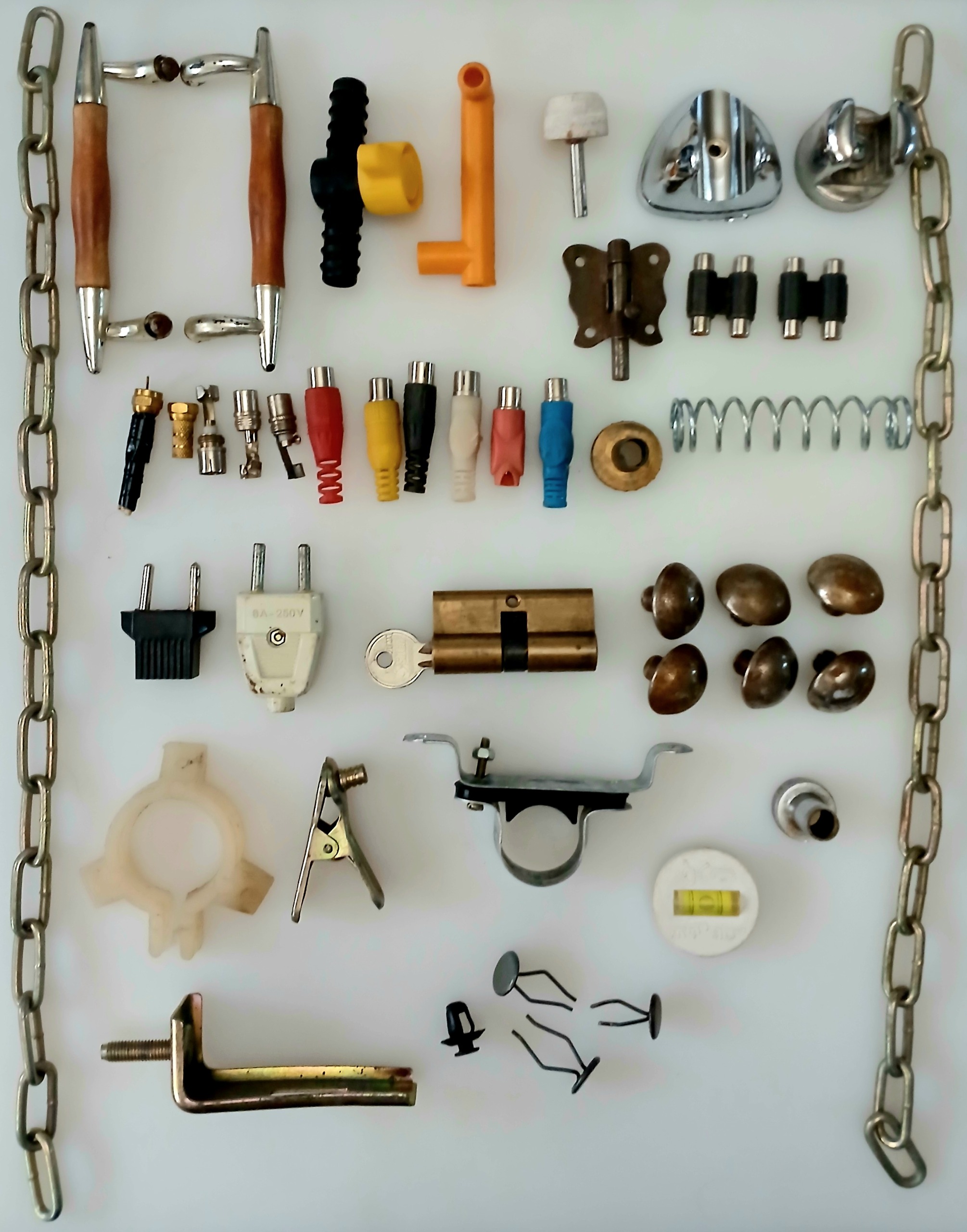 لولای پروانه ای و لوازم دیگر