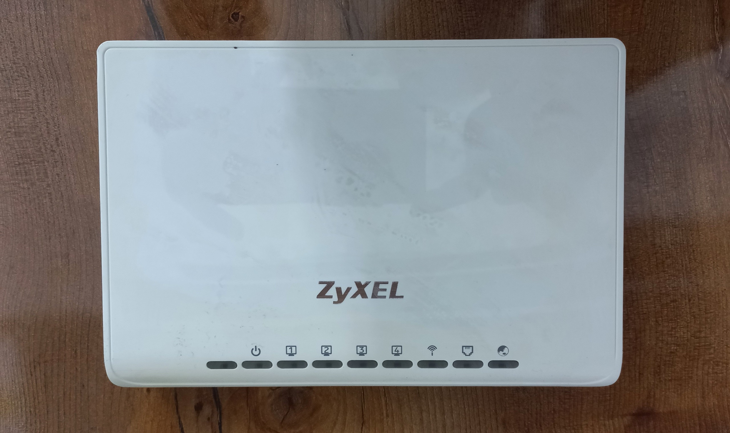 مودم ADSL2 بیسیم زایکسل مدل P-660HW-T1 v3