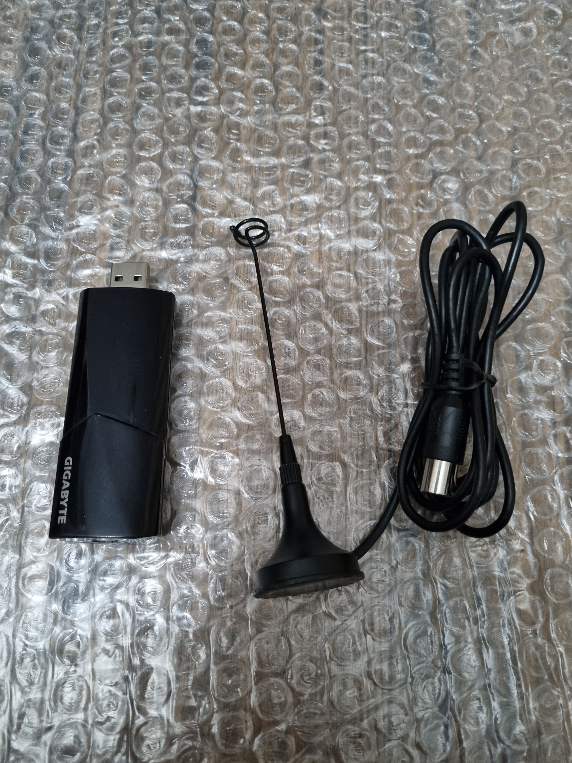 گیرنده دیجیتال گیگابایت U8300