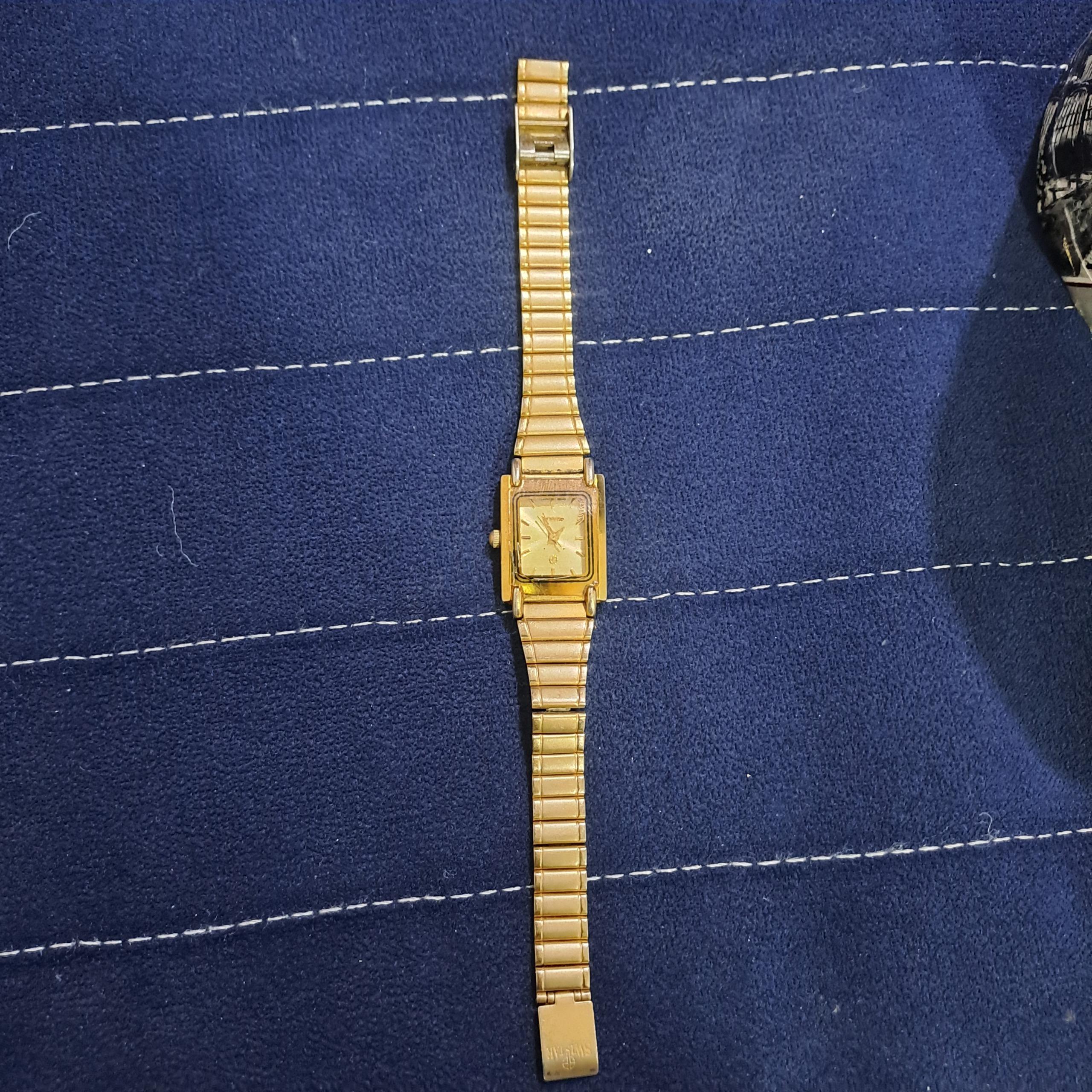 ساعت مچی زنانه سواستار 22k گلد