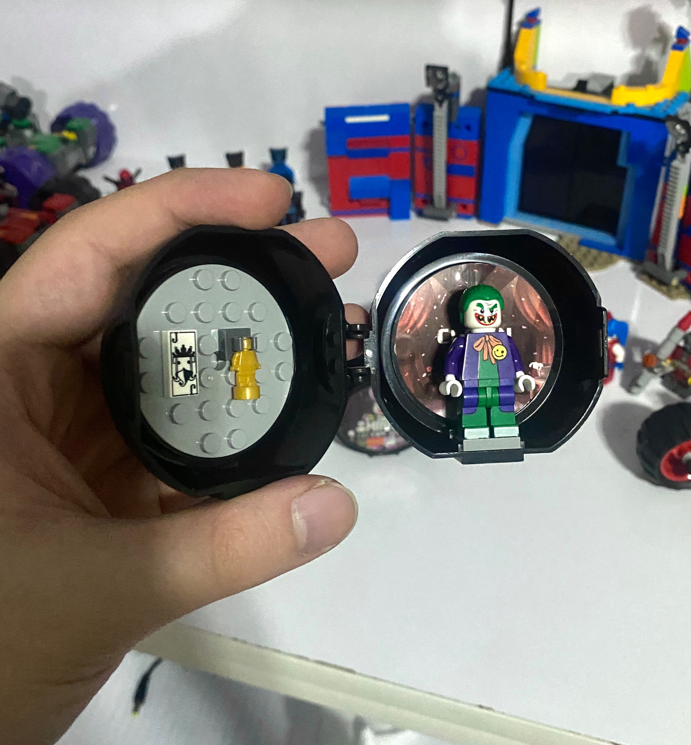 لگو جوکر کپسولی