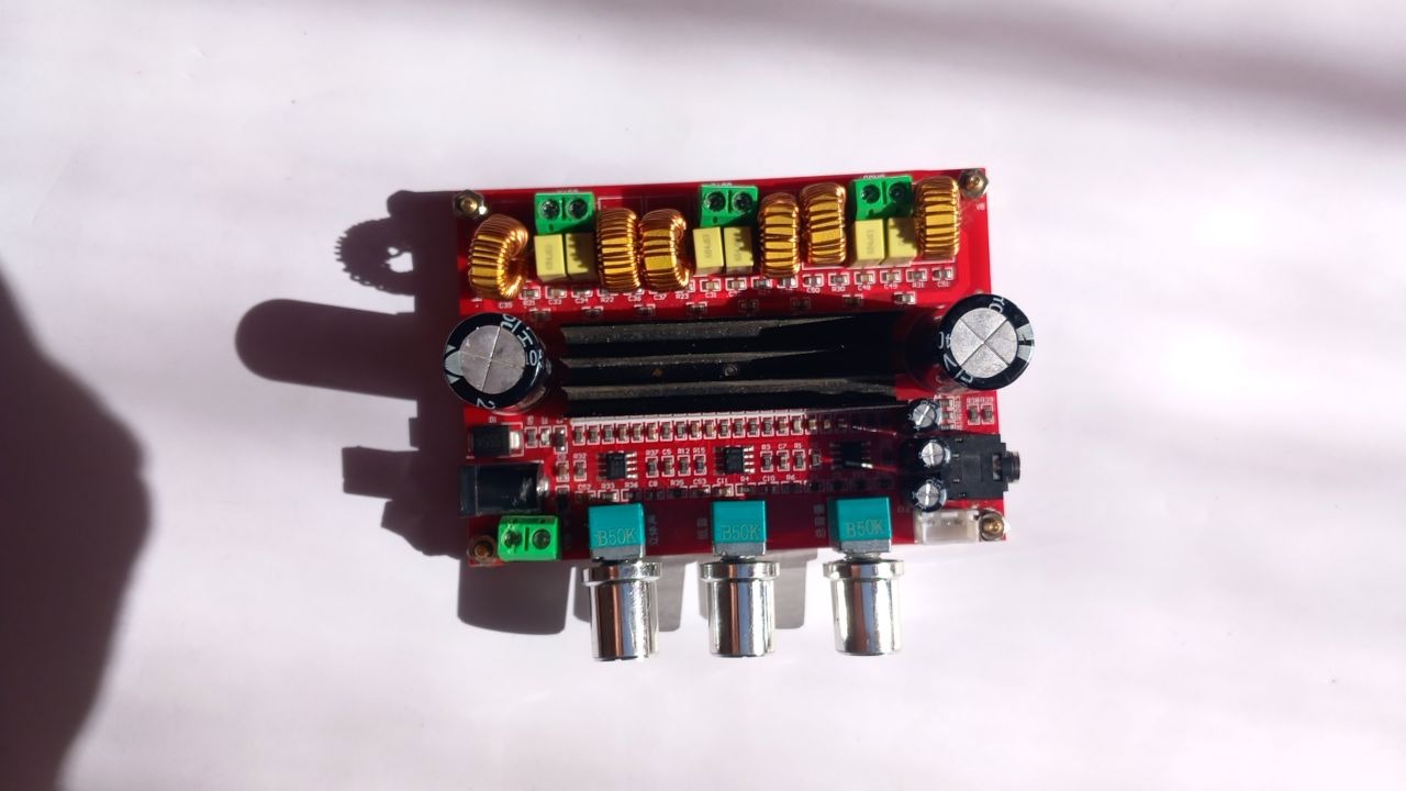 آمپلی فایر XH_M139