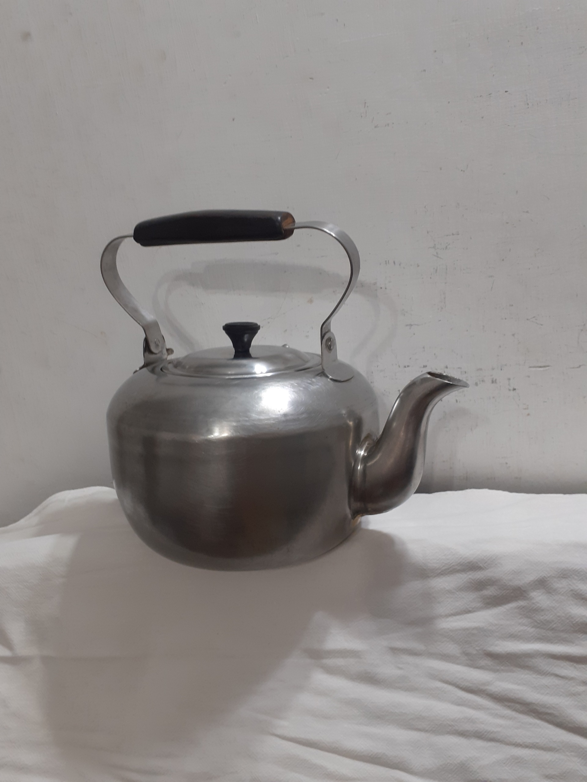 کتری اصل استیل خارجی بیش از3 لیتری توضیحات بخونید