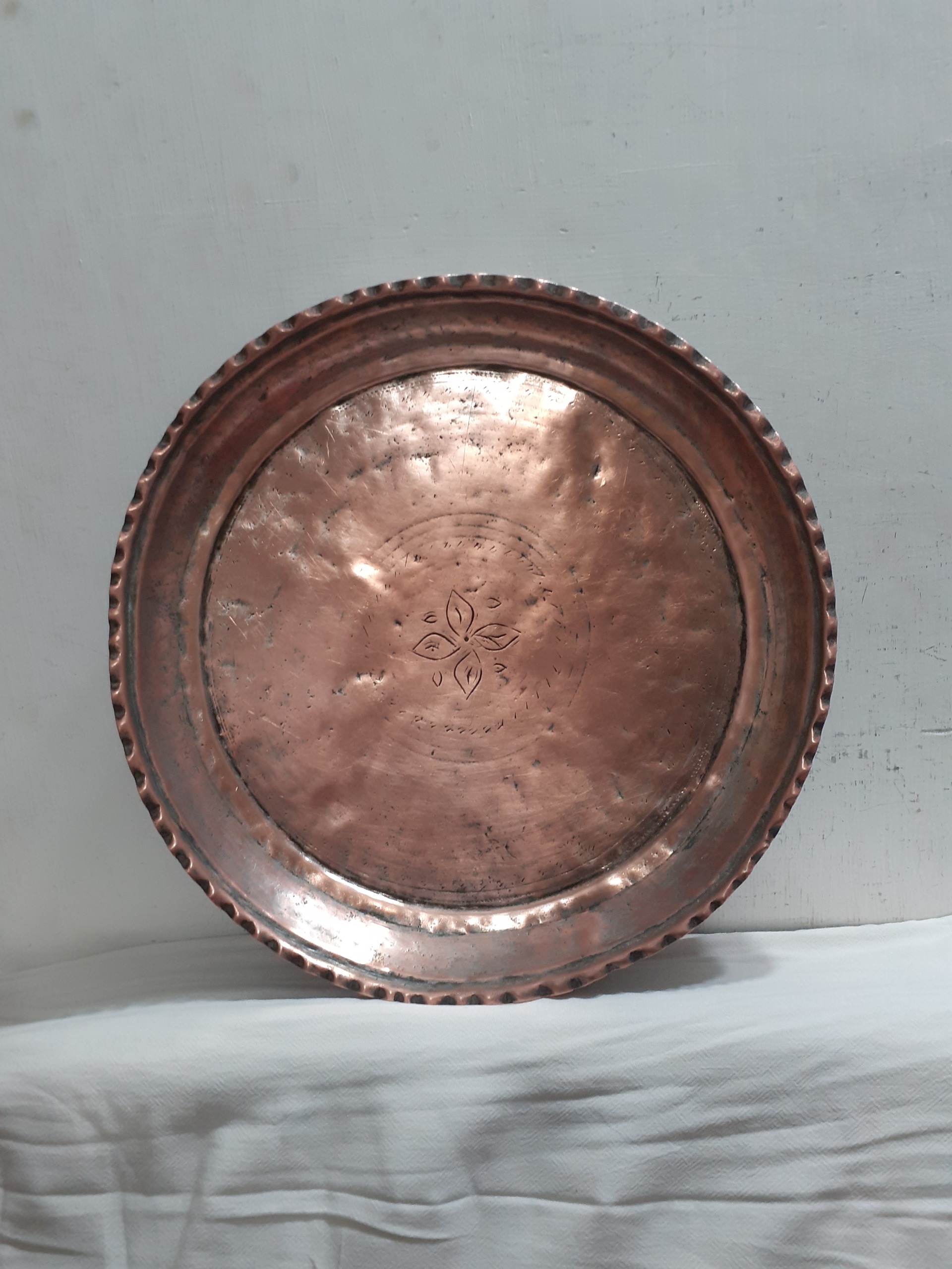 مجمع مسی 33 سانت 1 کیلو دستساز دوره پهلوی $186