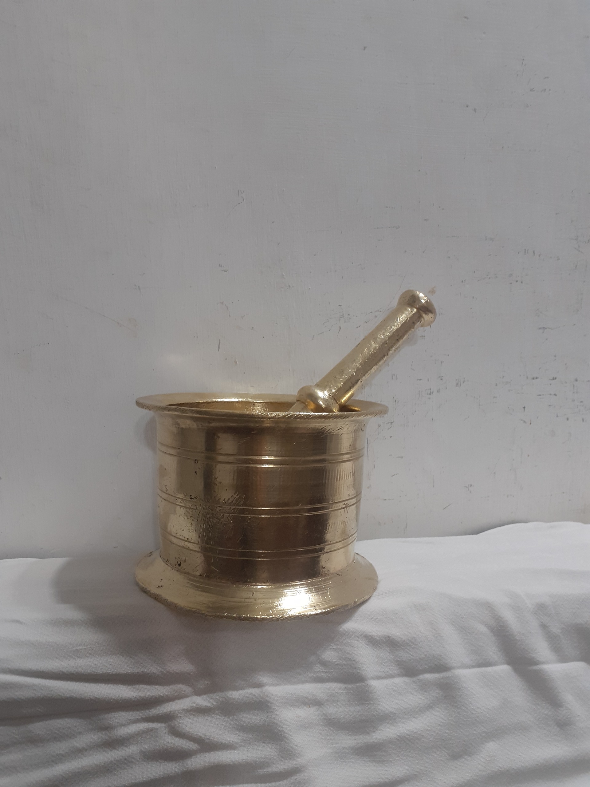 هاون تمام برنجی 3/690 کیلوگرمی دستساز مطابق تصویر