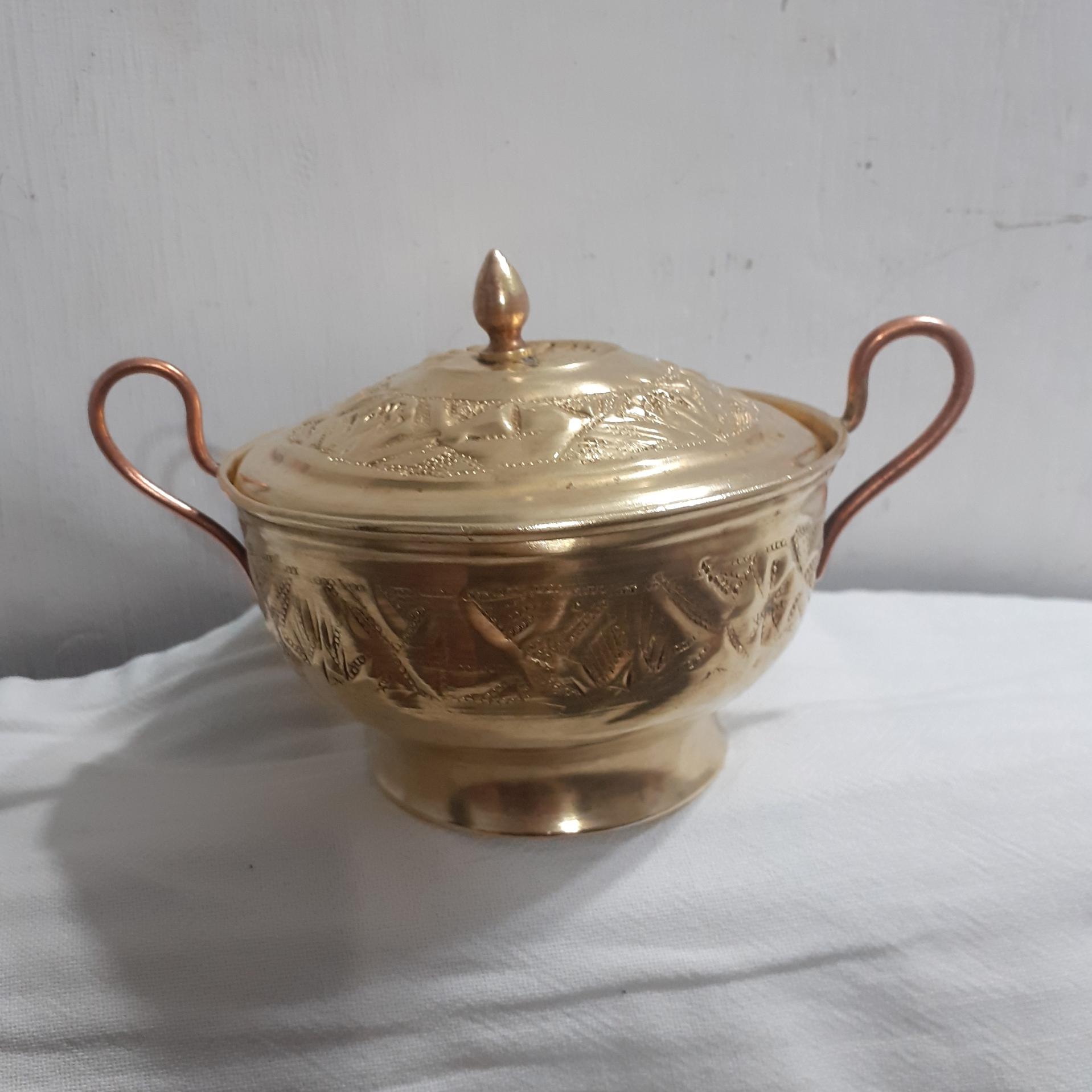 حراج قندان برنجی با دسته های مسی دستساز زیبا