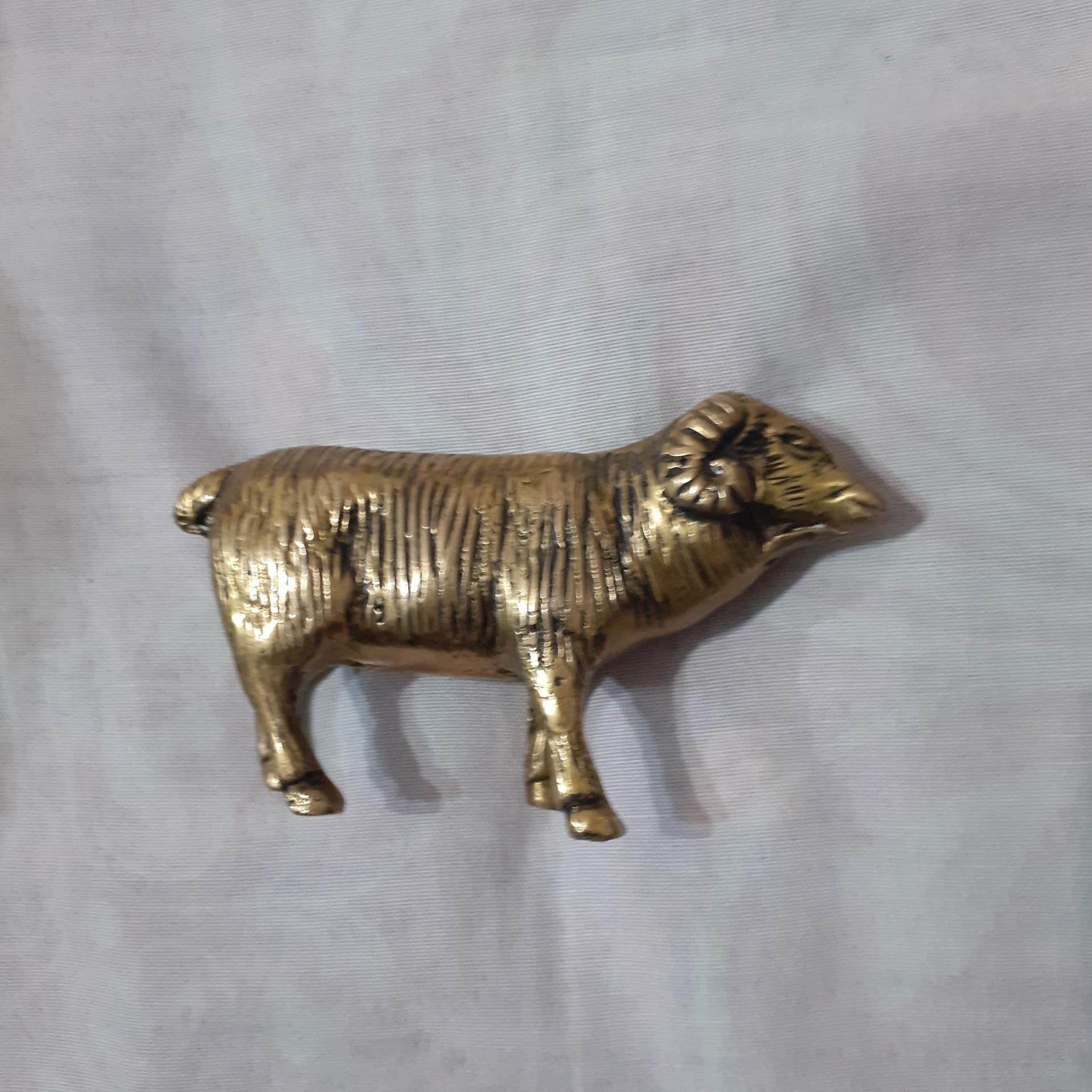 قوچ تمام برنجی سیاه قلم از بهترین تولیدات تهران