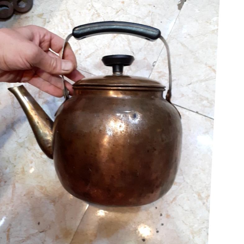 کتری برنجی 3 لیتری قدیمی ضخیم توضیحاتو بخونید