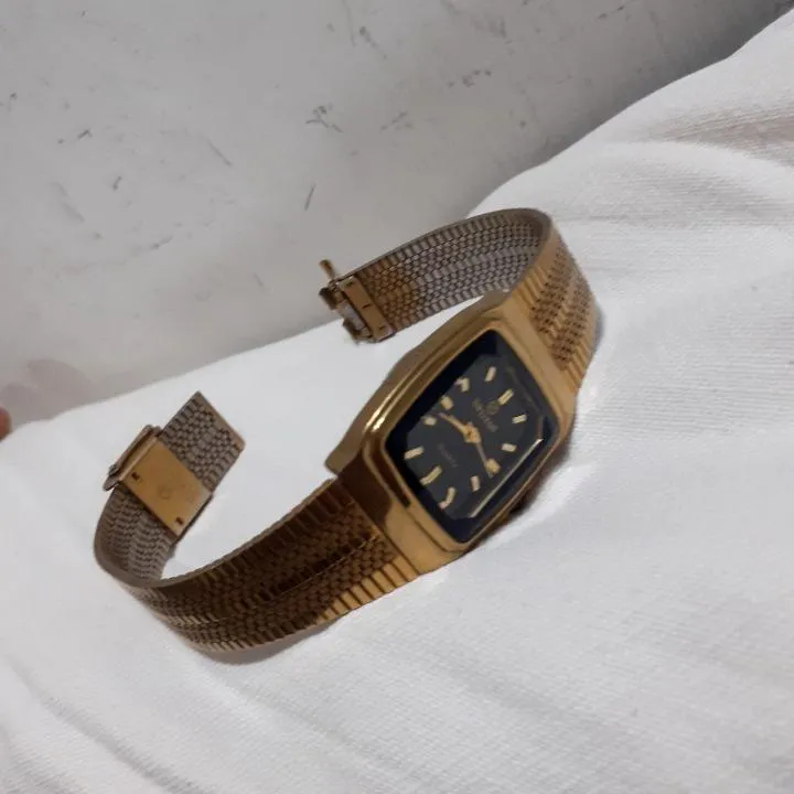 حراج ساعت مچی ژاپنی مارک سویستون بسیار تمیز