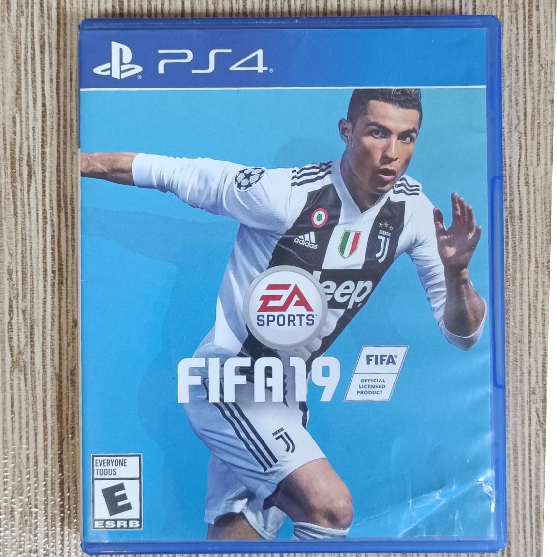 دیسک بازی فیفا 19 FIFA برای PS4 سالم و در حد