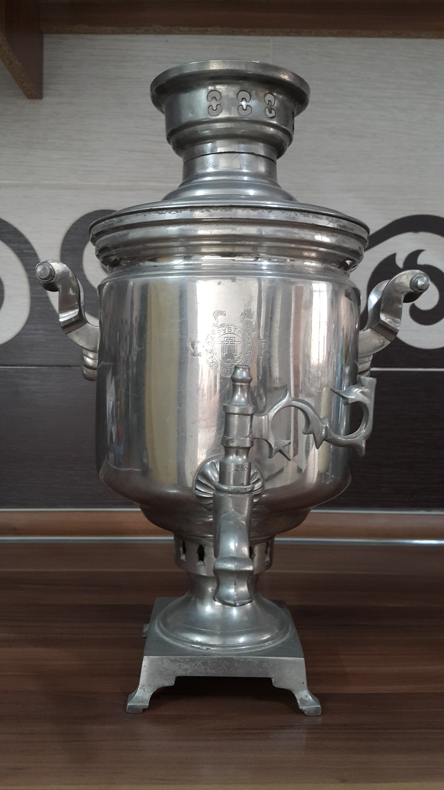 سماور ذغالی قدیمی روسی ( توضیحات )