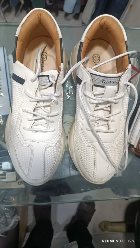 کفش کتانی گوچی رنگ شیری آکبند سایز 42 و 43