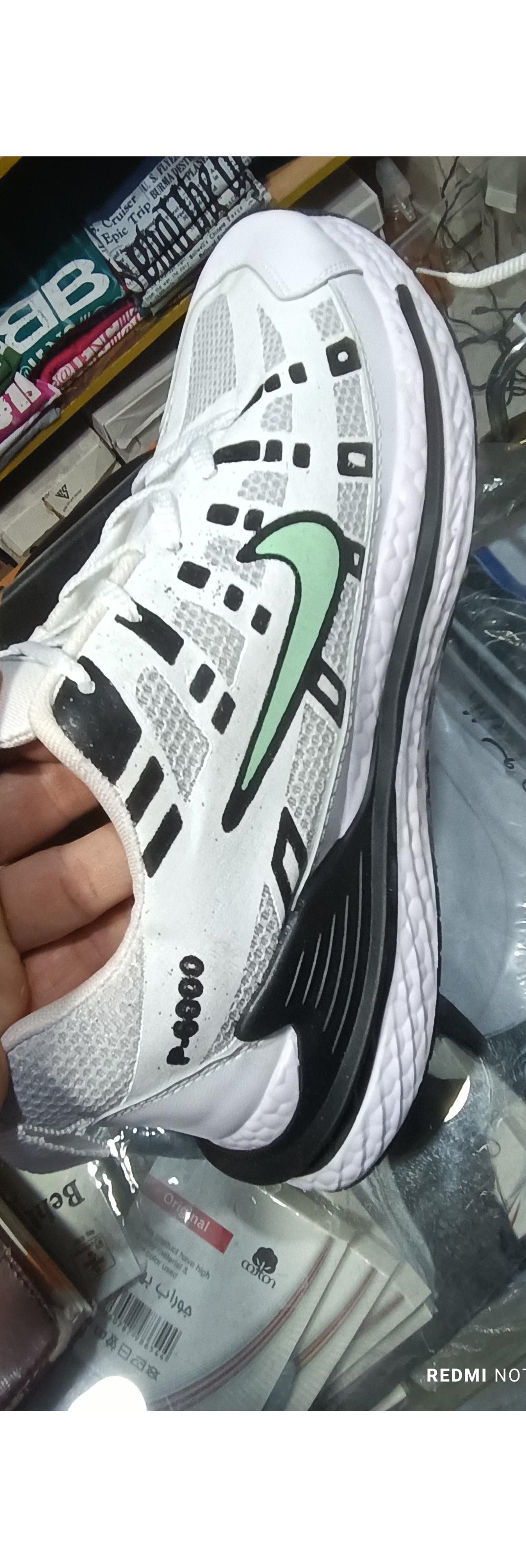 کفش کتانی مردانه سایز 47 نایک مدل P6000