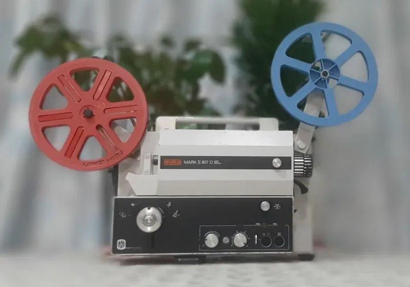 آپارات ناطق 8 میلیمتری اتریشی Eumig 807